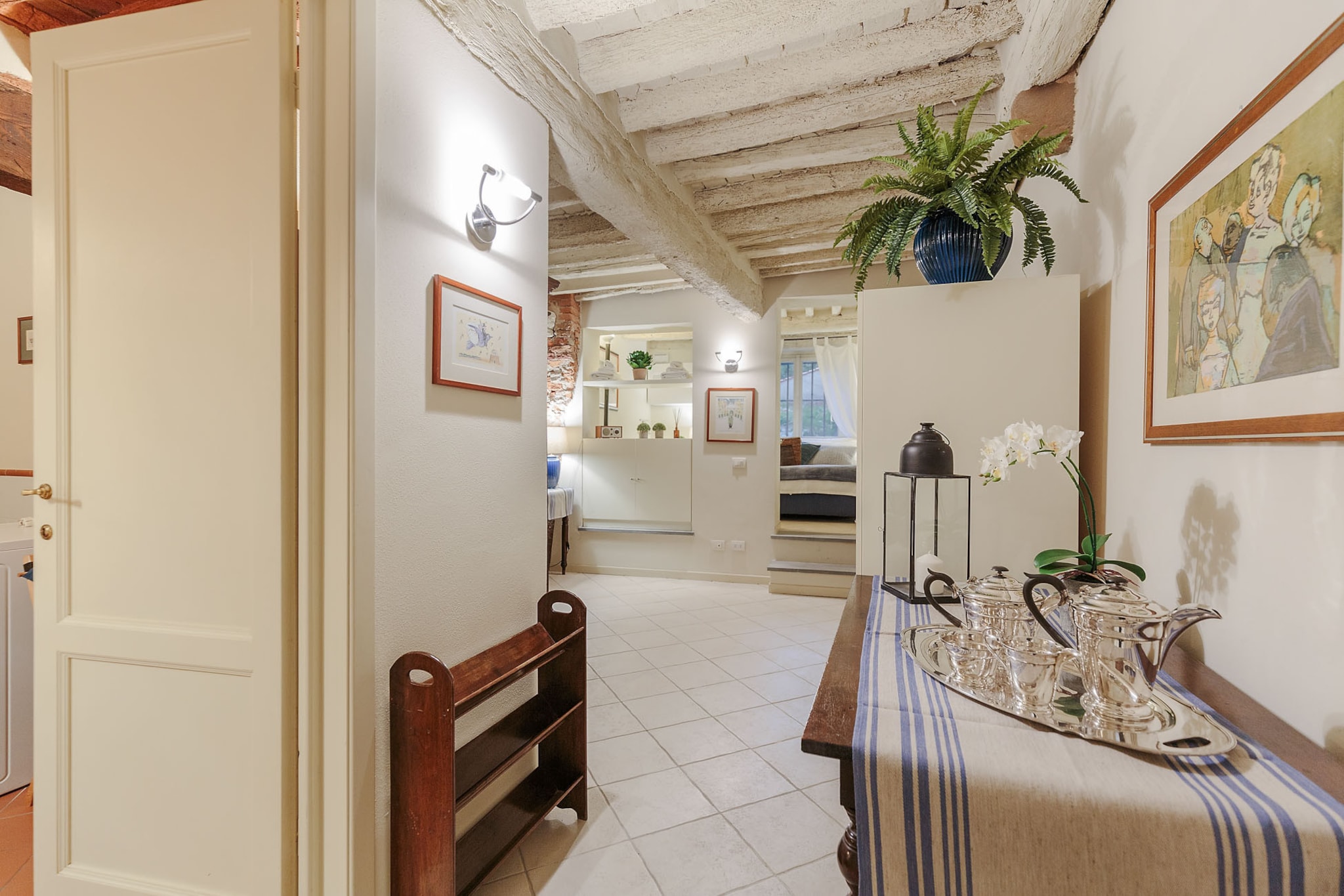 The 1400's Apartment-Nicht getaggt