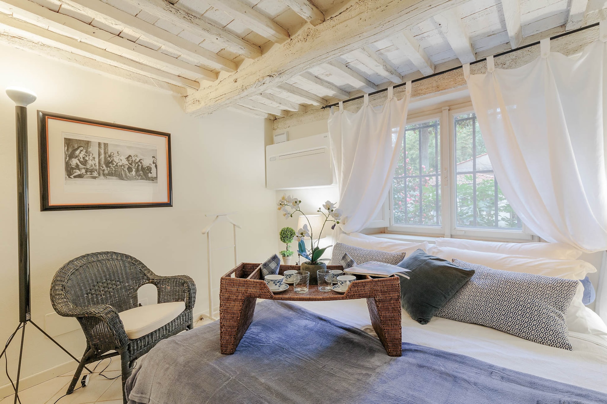 The 1400's Apartment-Nicht getaggt