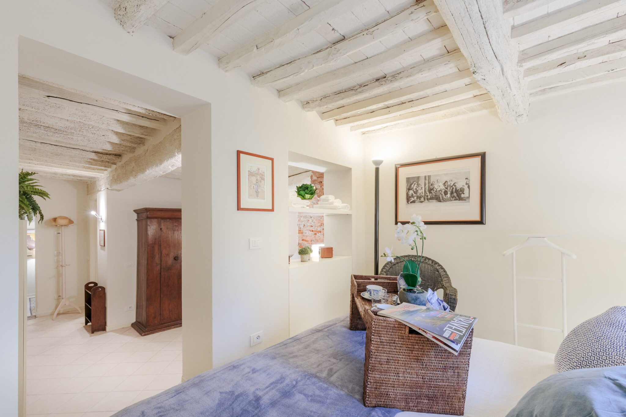 The 1400's Apartment-Nicht getaggt