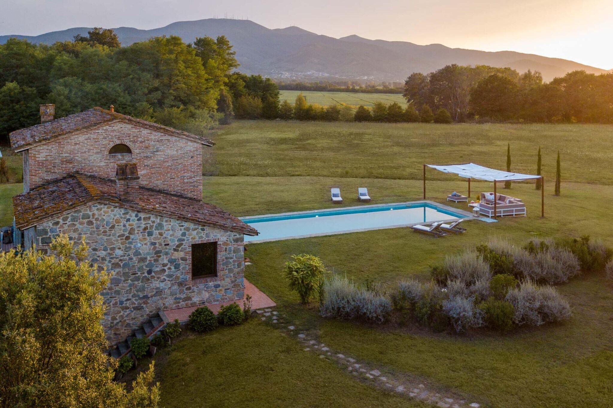 Il Conte Farmhouse Retreat - Zwembad