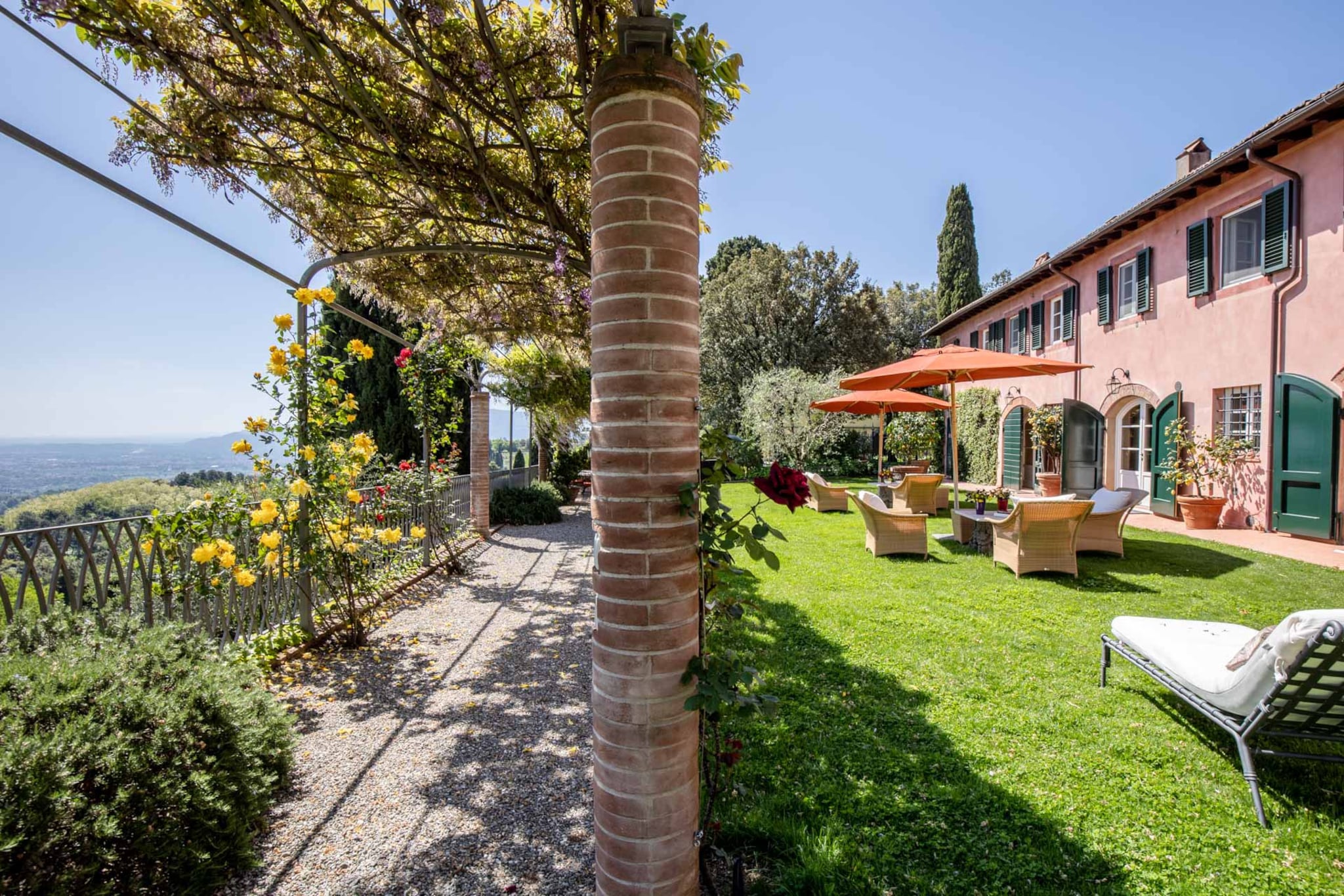 Villa Petra-Nicht getaggt