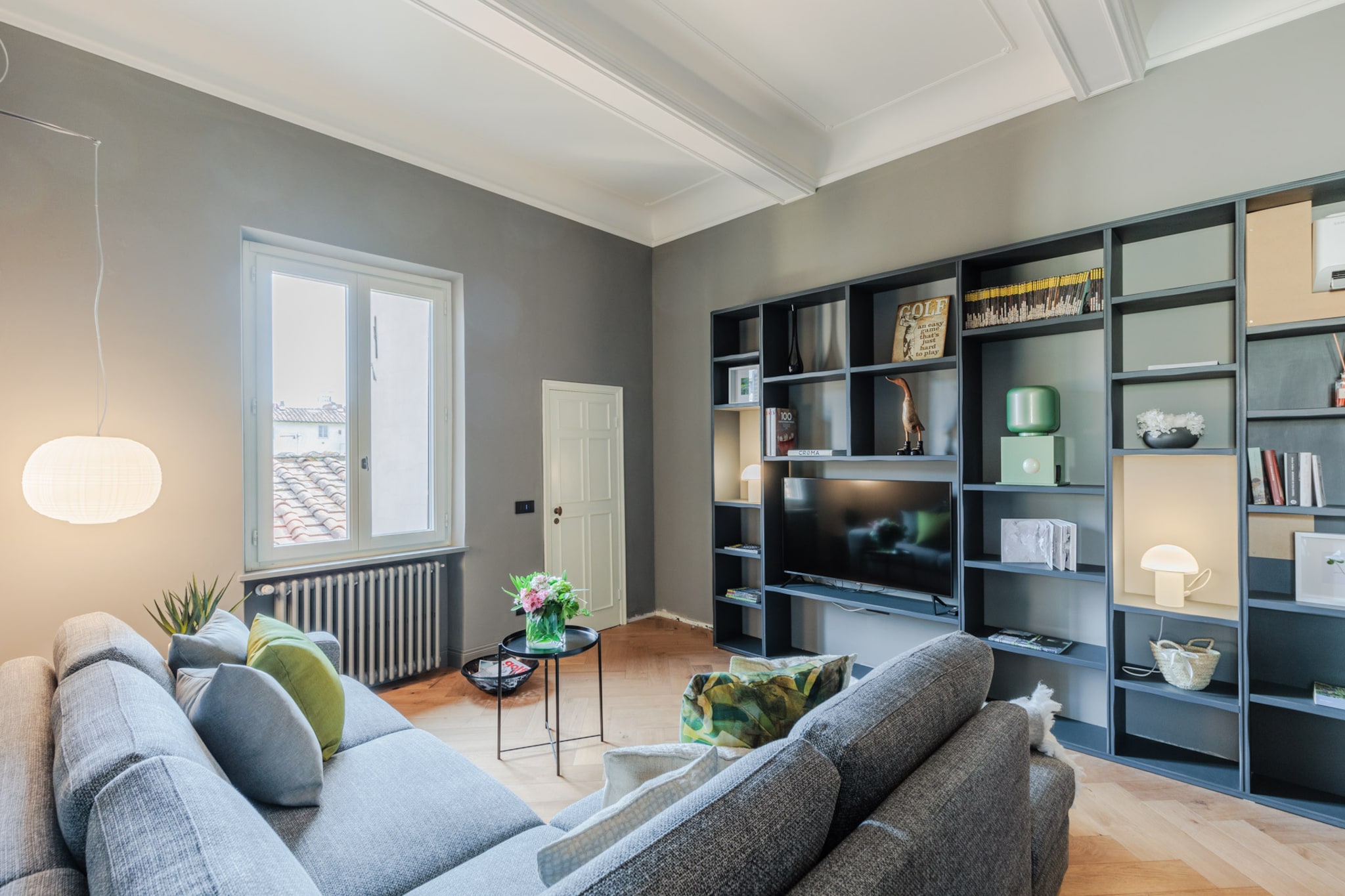 Casa Grey, Contemporary Penthouse-Nicht getaggt