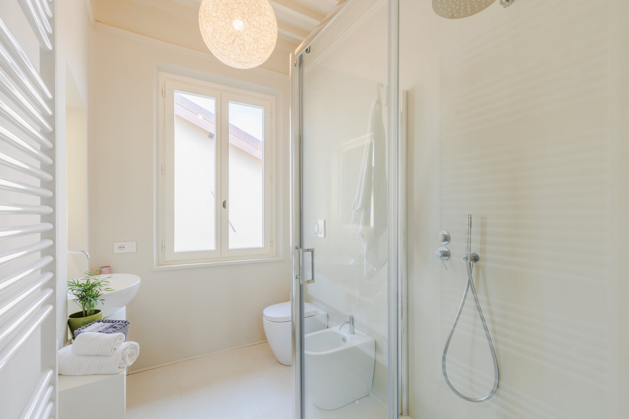 Casa Grey, Contemporary Penthouse-Nicht getaggt