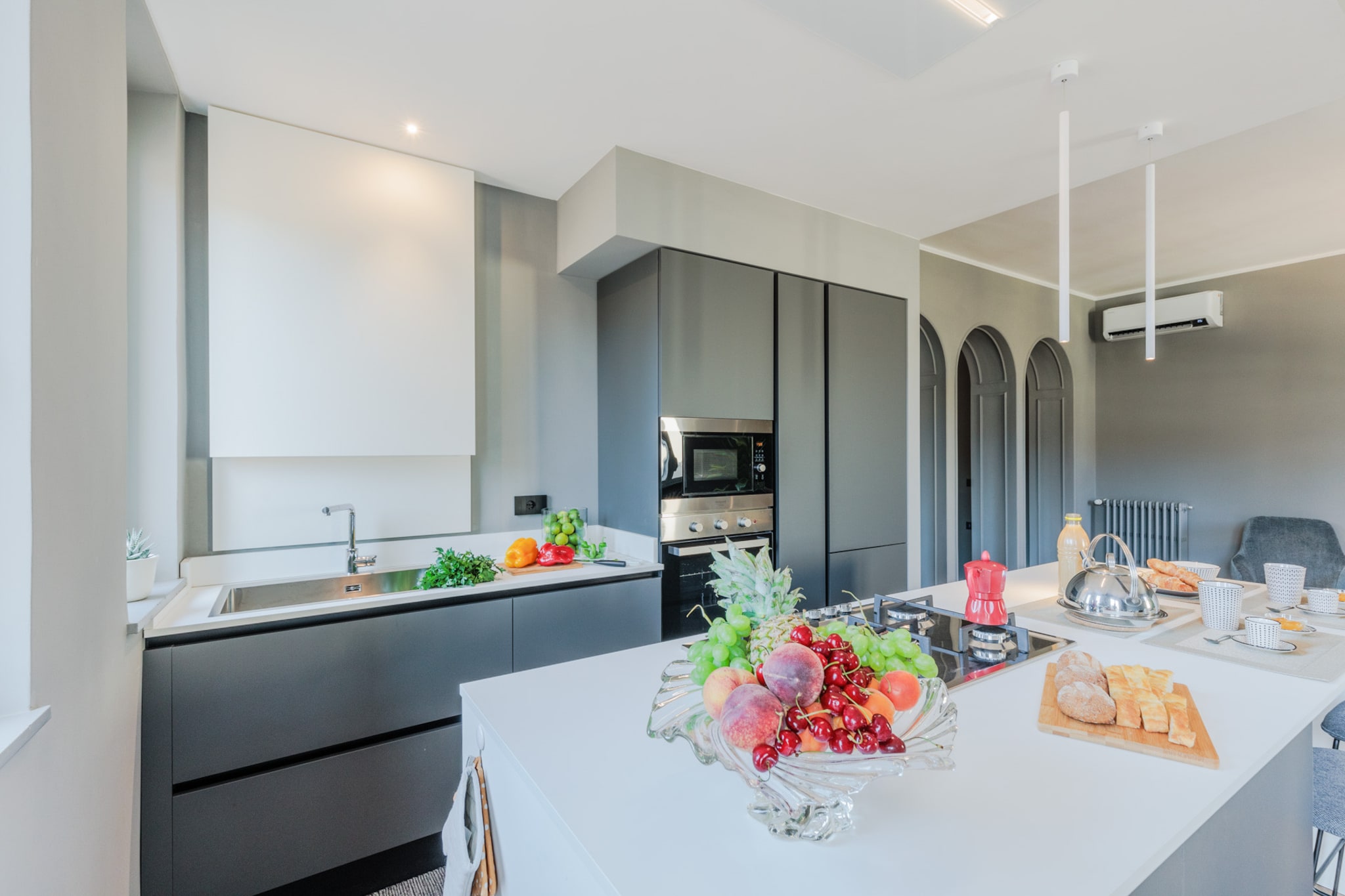 Casa Grey, Contemporary Penthouse-Nicht getaggt