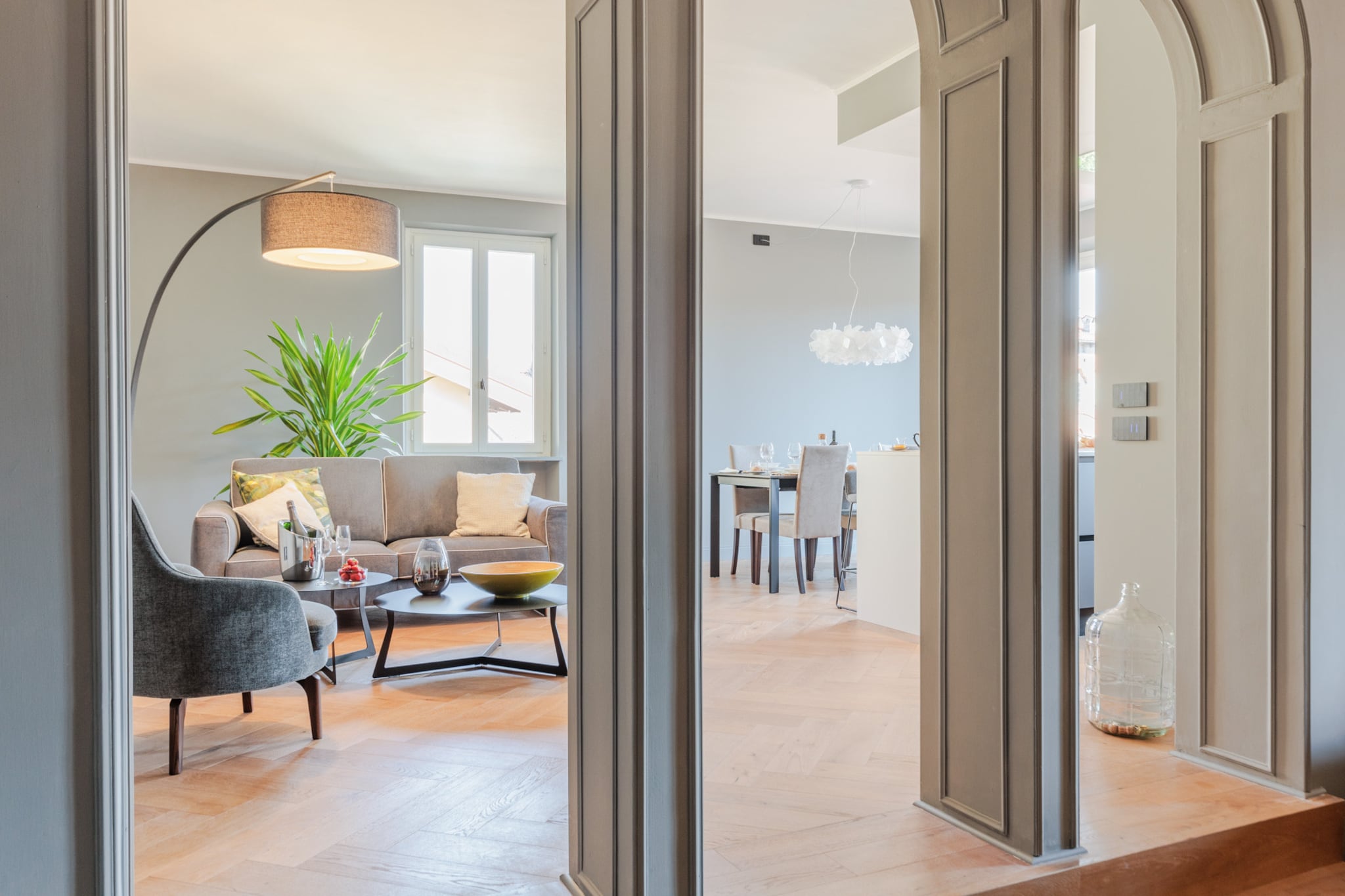 Casa Grey, Contemporary Penthouse-Nicht getaggt