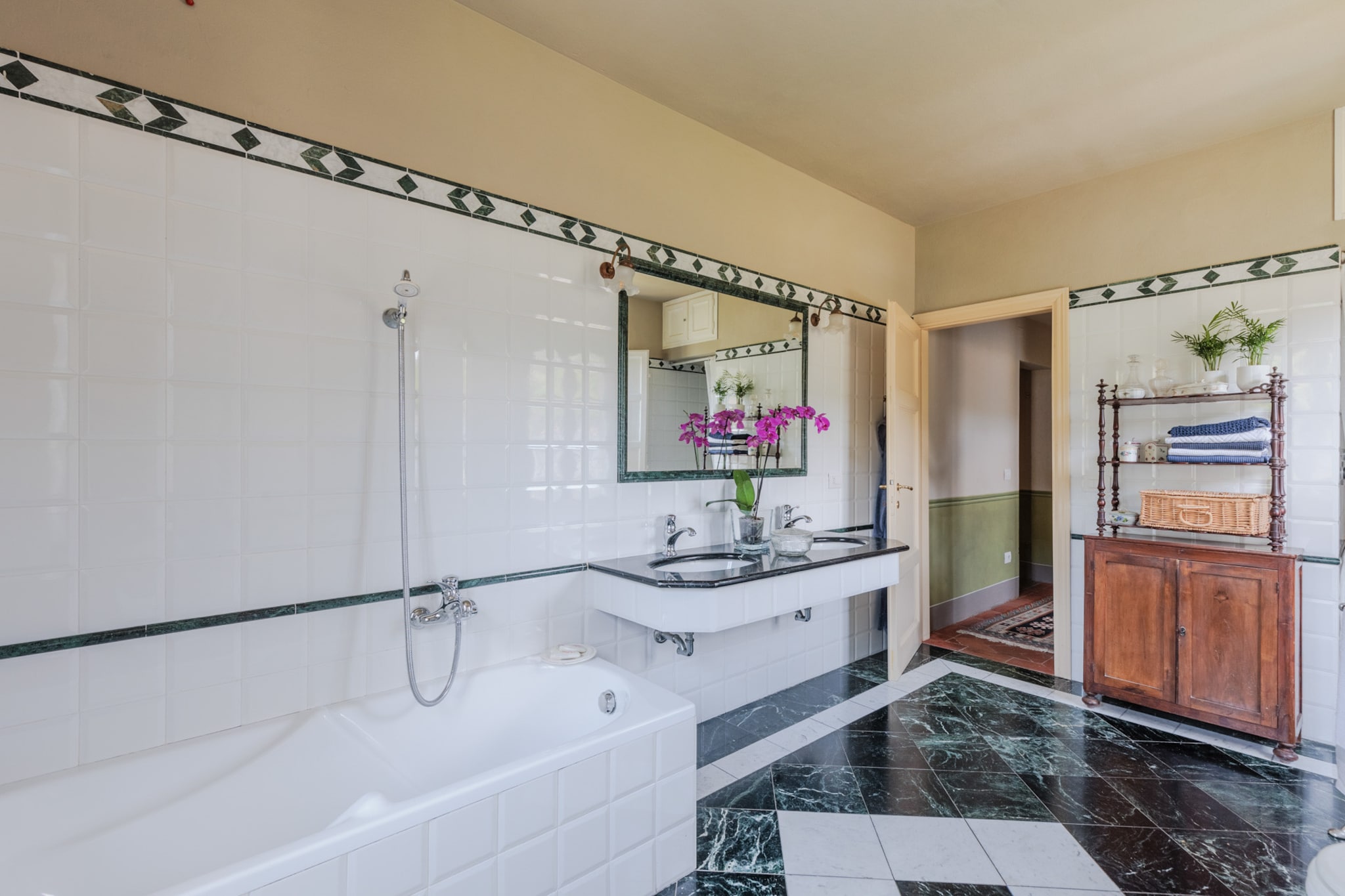 Villa Magnolie, Stylish Family Villa-Nicht getaggt