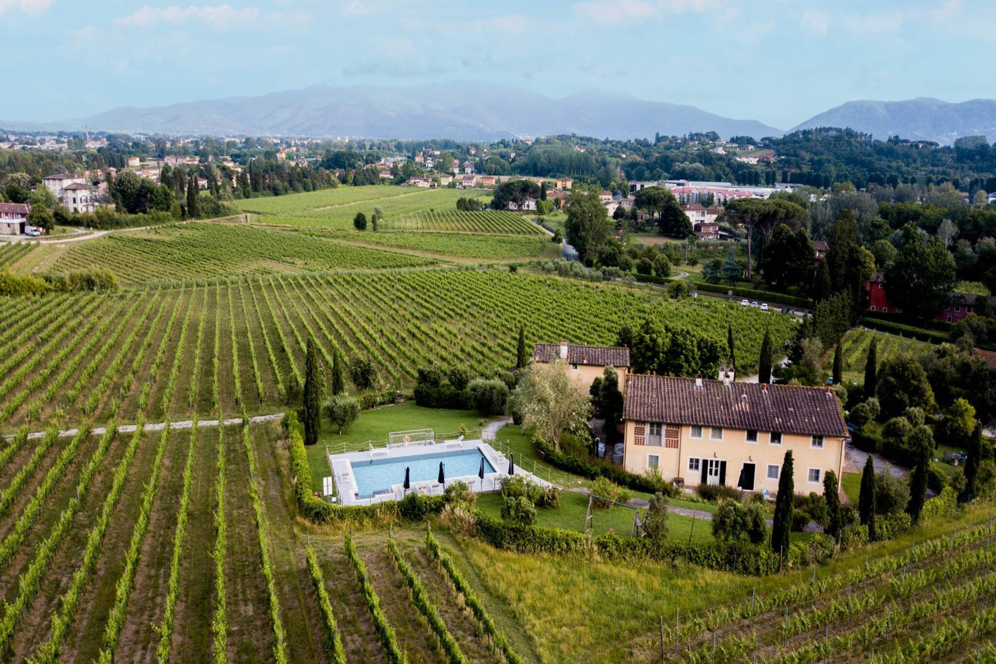 Donato, Farmhouse Apartment with Pool - Uitzicht zomer