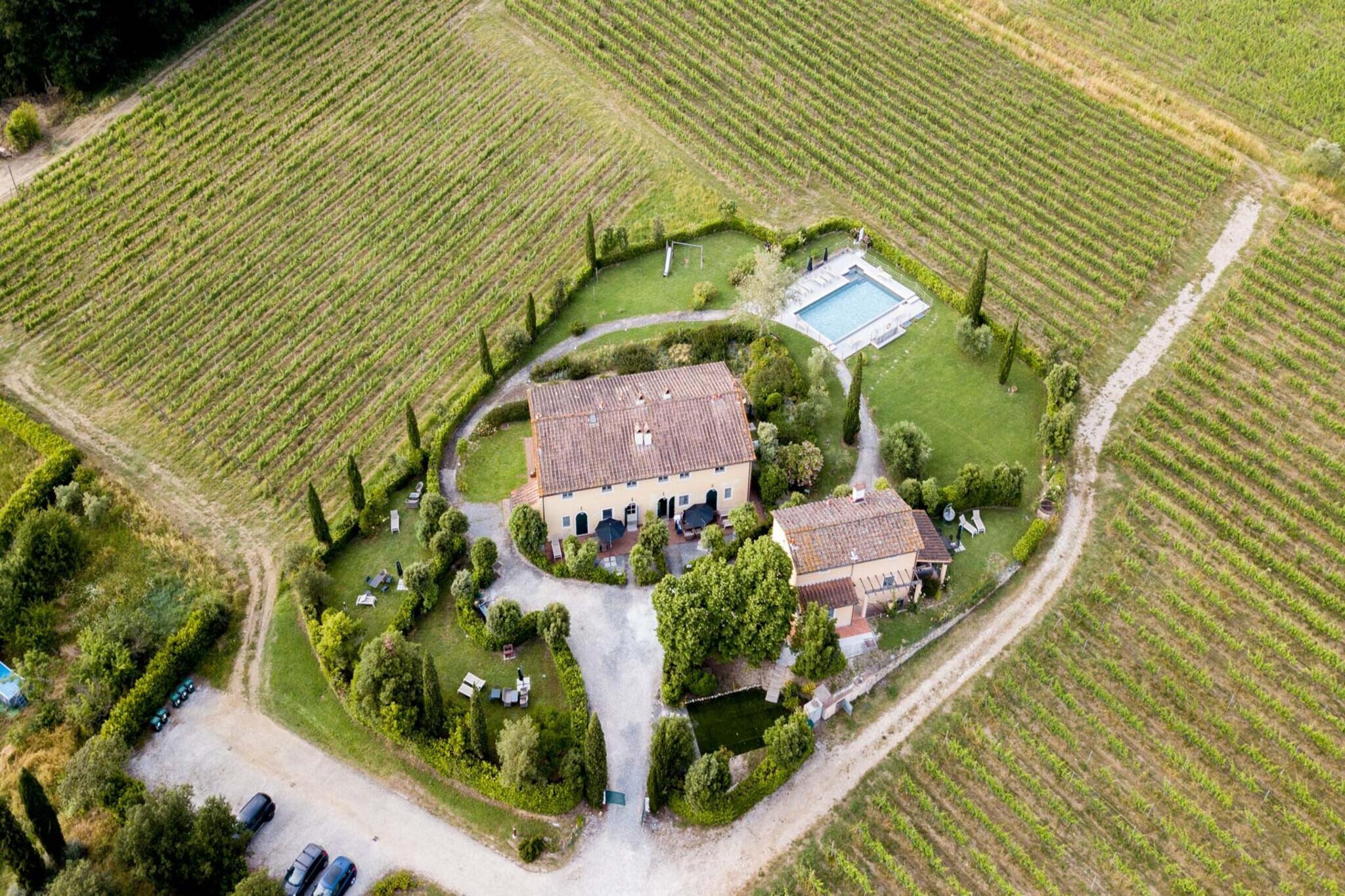 Elisa Farmhouse Apartment in Wine Resort - Buitenkant zomer