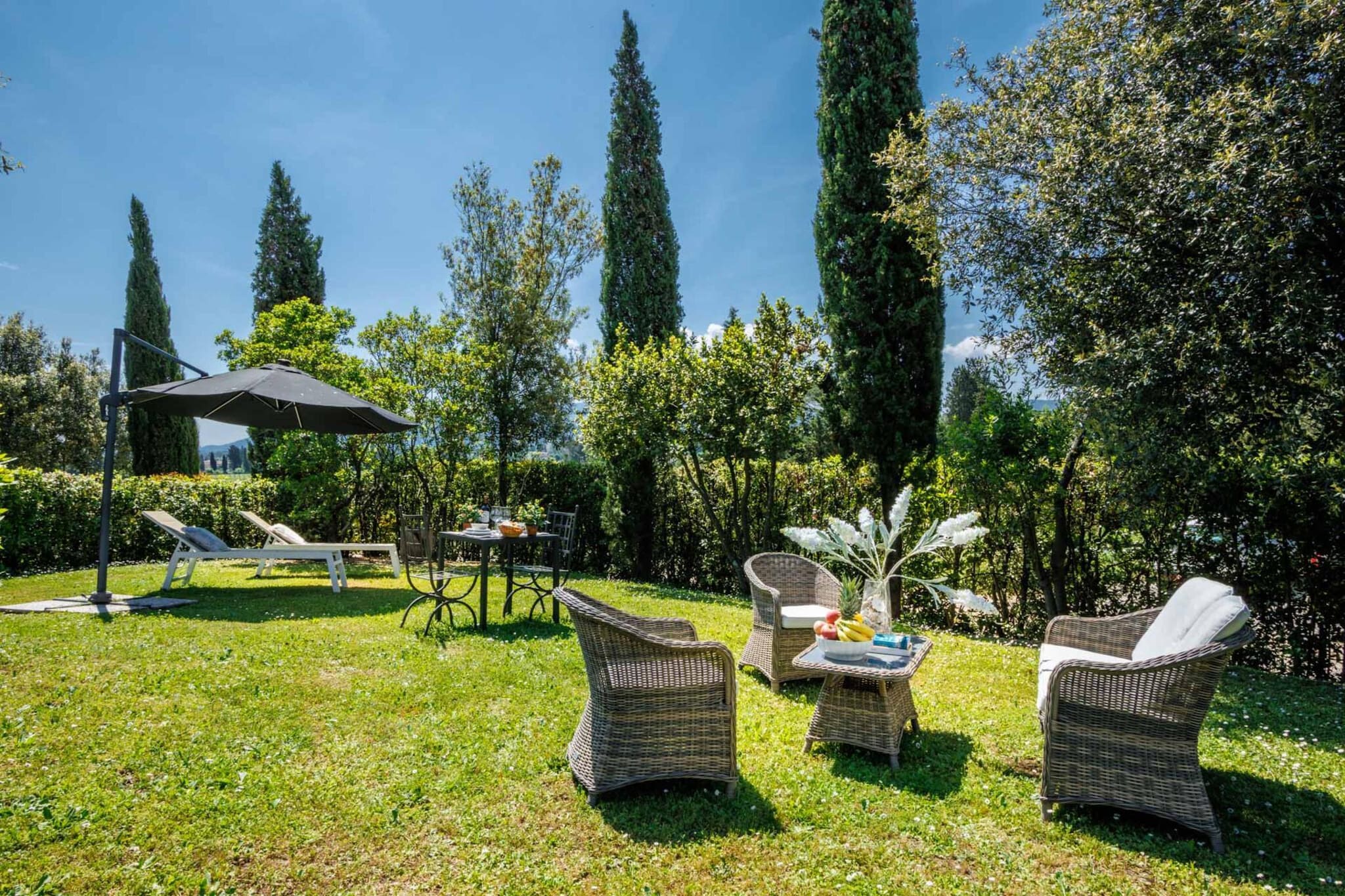 Anna Farmhouse Apartment in Wine Resort in Lucca - Tuinen zomer
