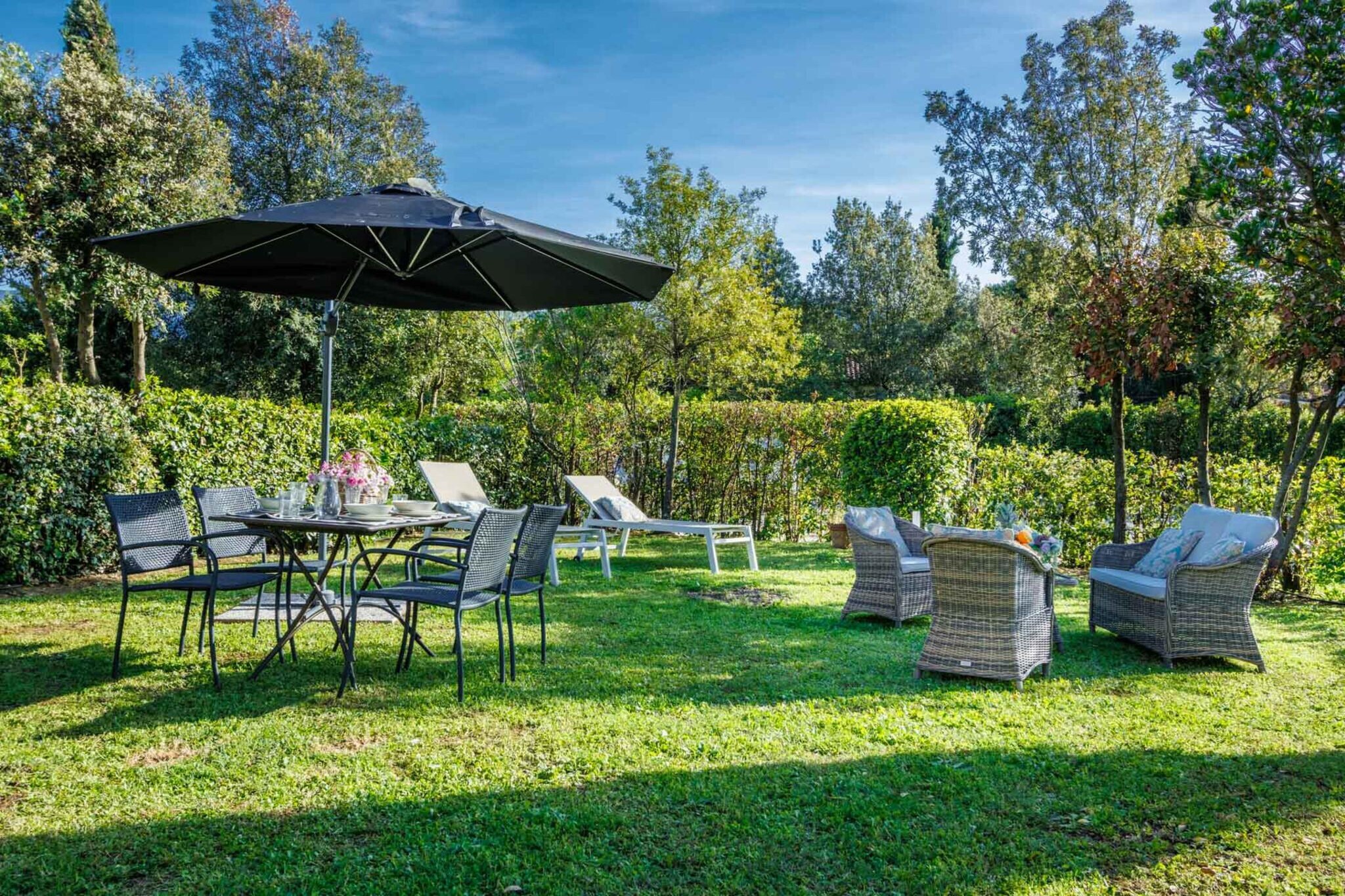 Pietro Farmhouse Apartment in Wine Resort in Lucca - Terrasbalkon