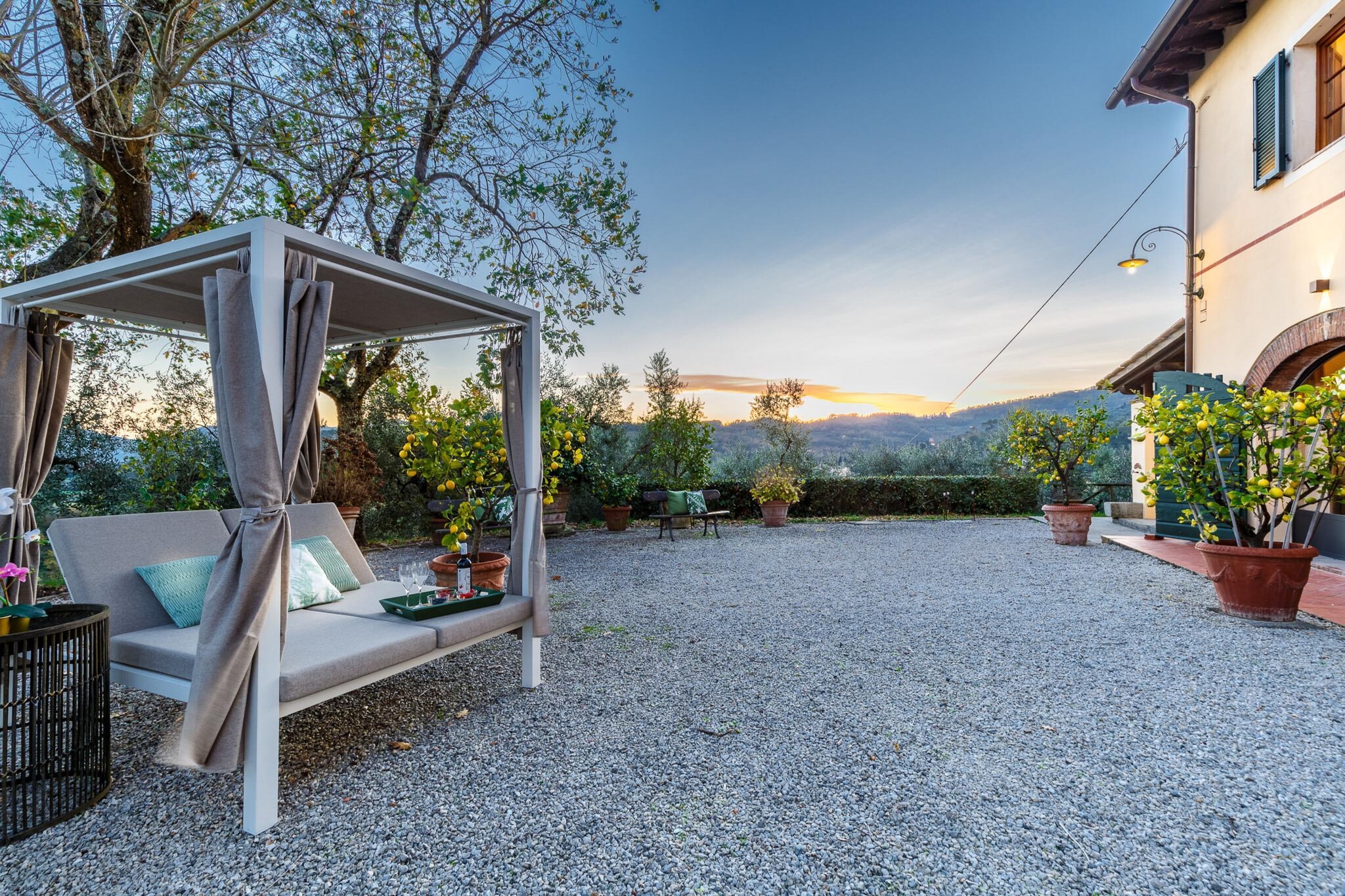 Amore Farmhouse Retreat - Terrasbalkon