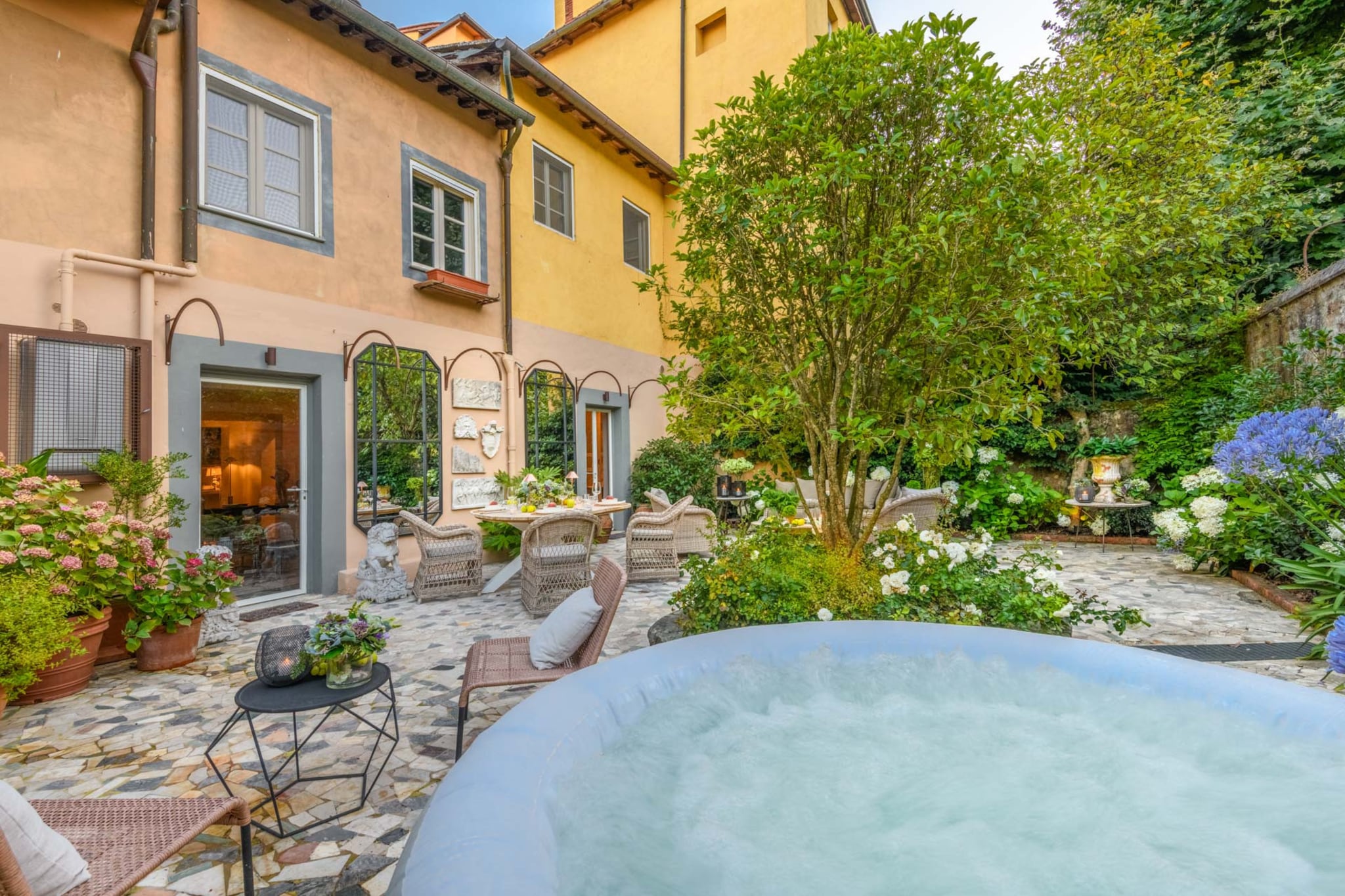 The Garden Lodge-Nicht getaggt