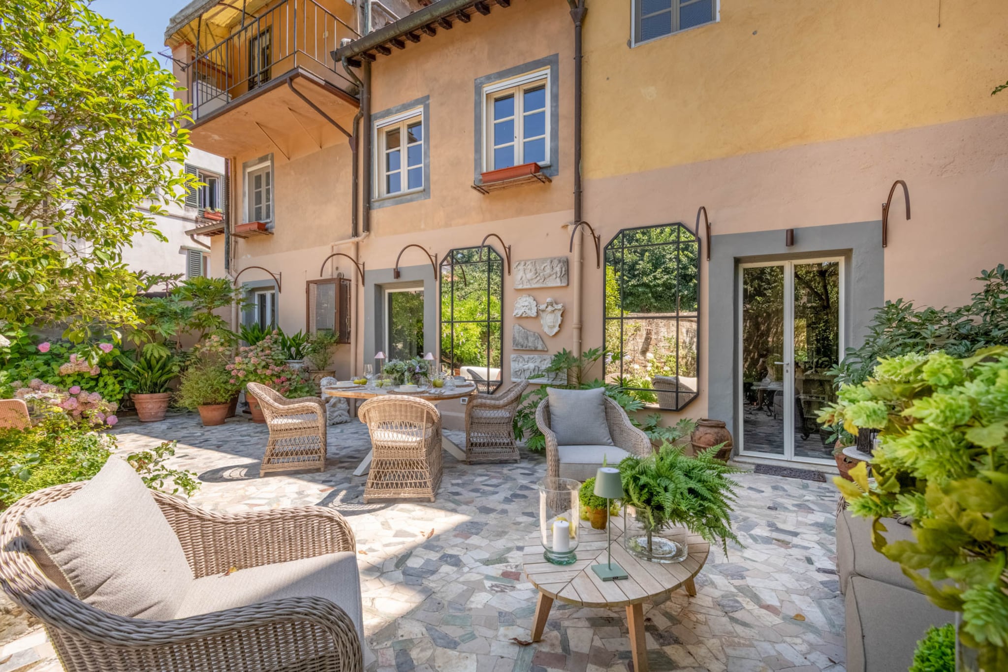 The Garden Lodge-Nicht getaggt