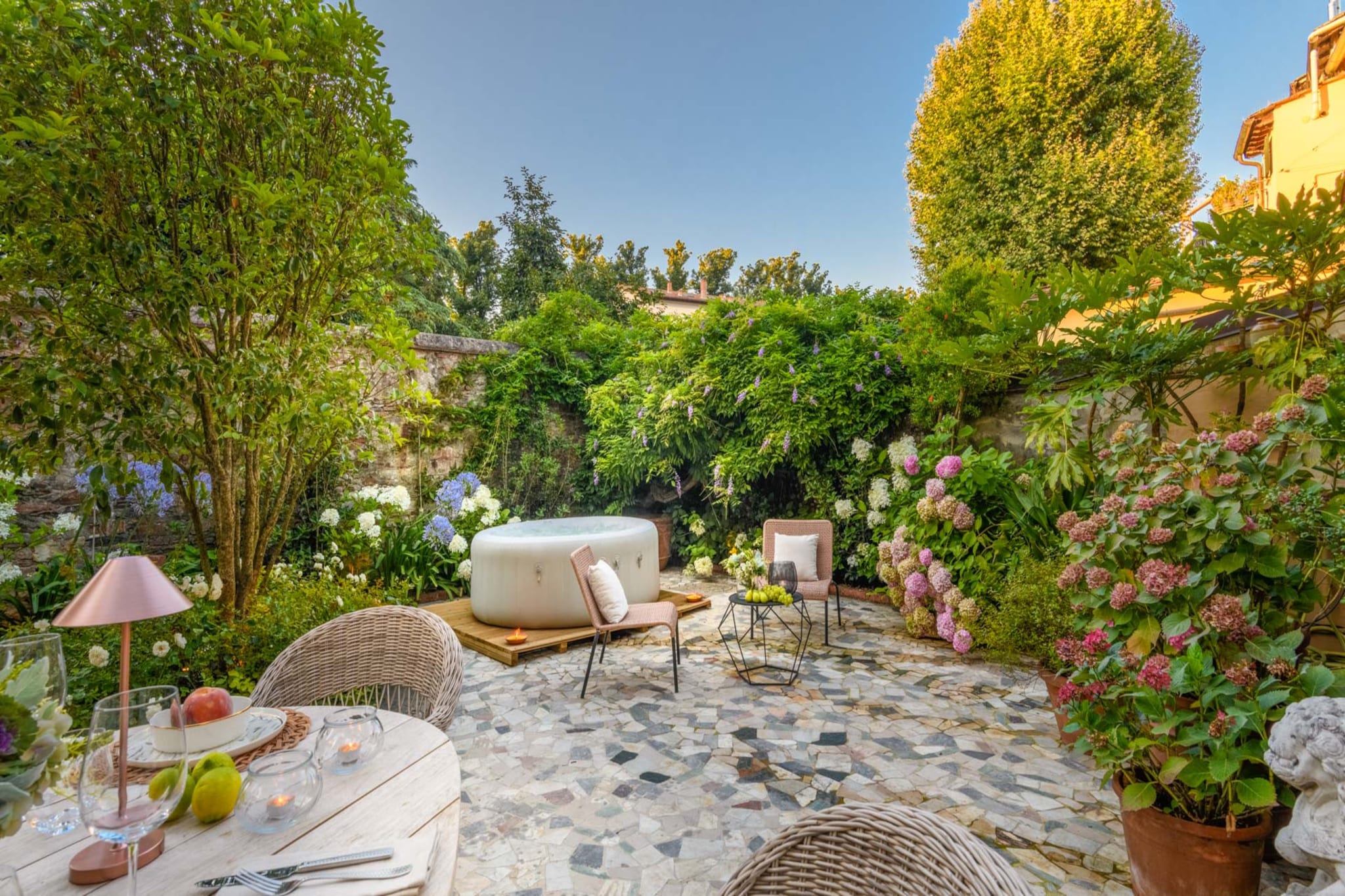 The Garden Lodge-Nicht getaggt