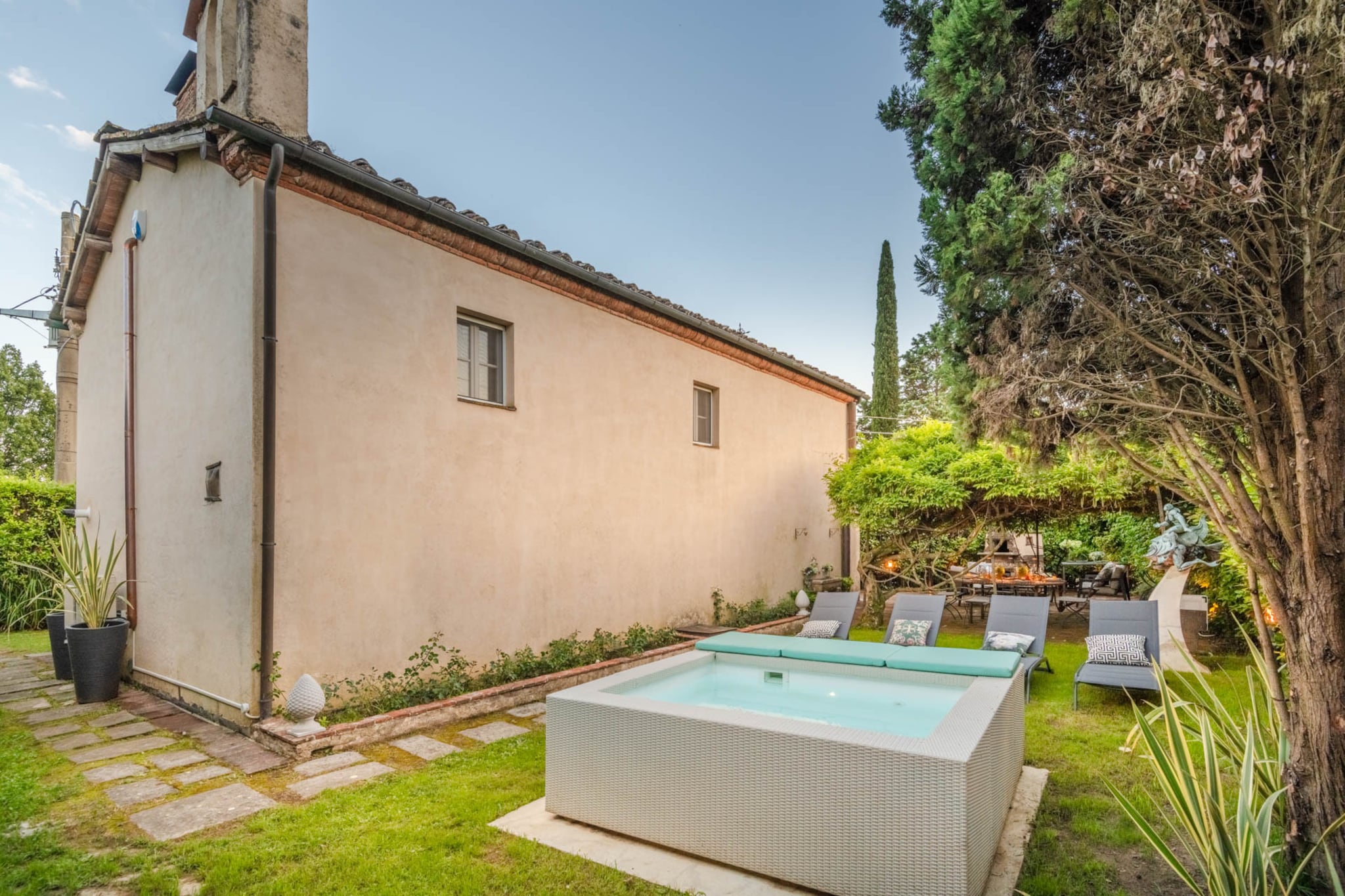 La Chiesetta, an Antique Church with Pool-Nicht getaggt