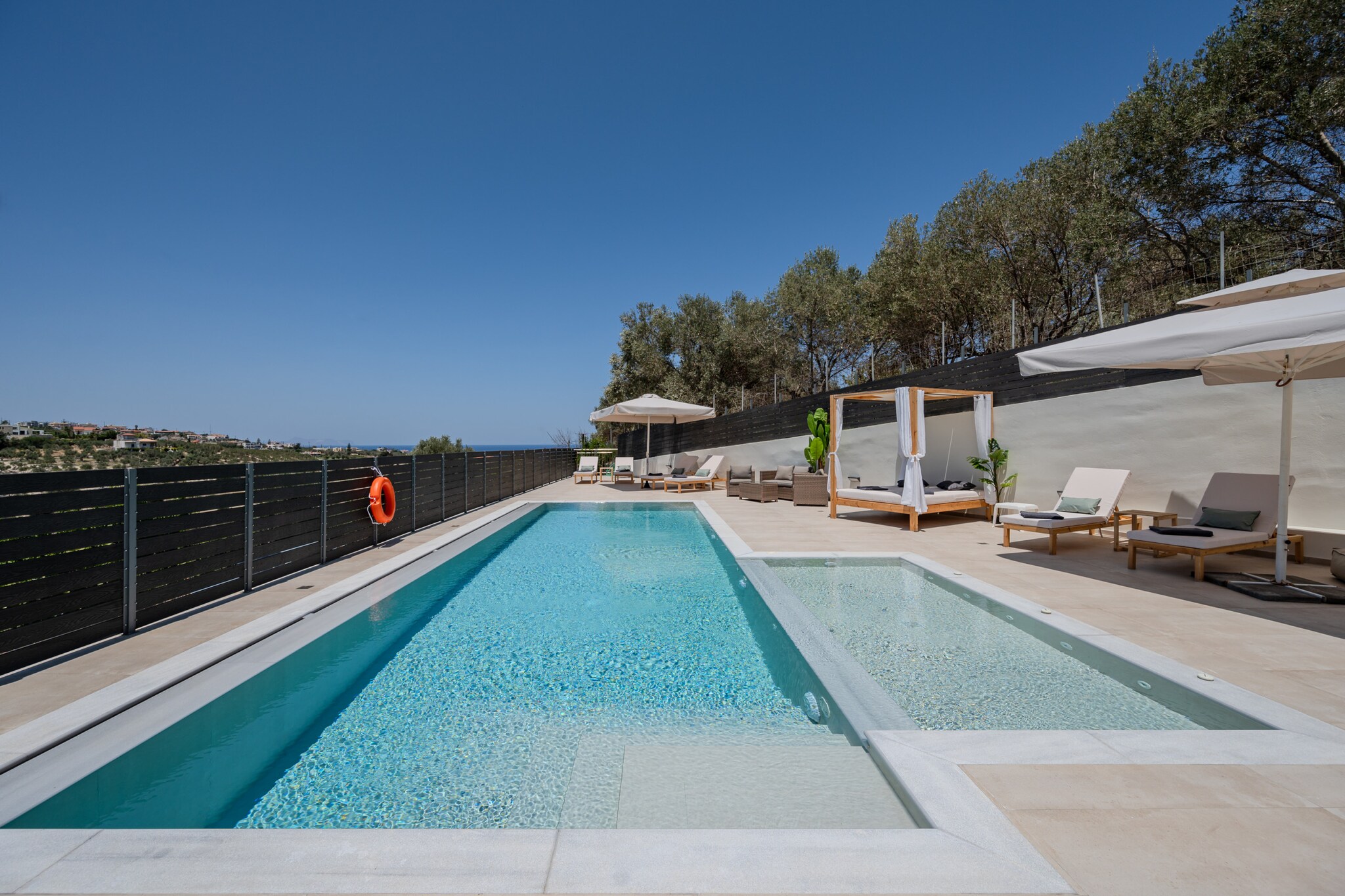 3A's 3 Bedroom Villa-Zwembad