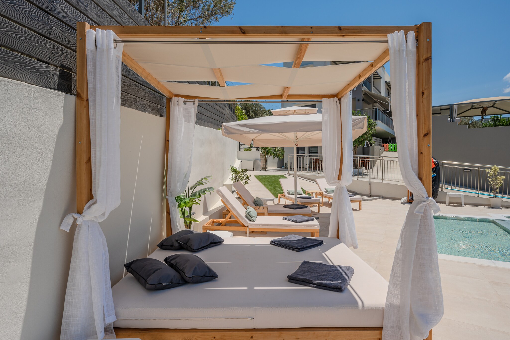 3A's 3 Bedroom Villa-Zwembad