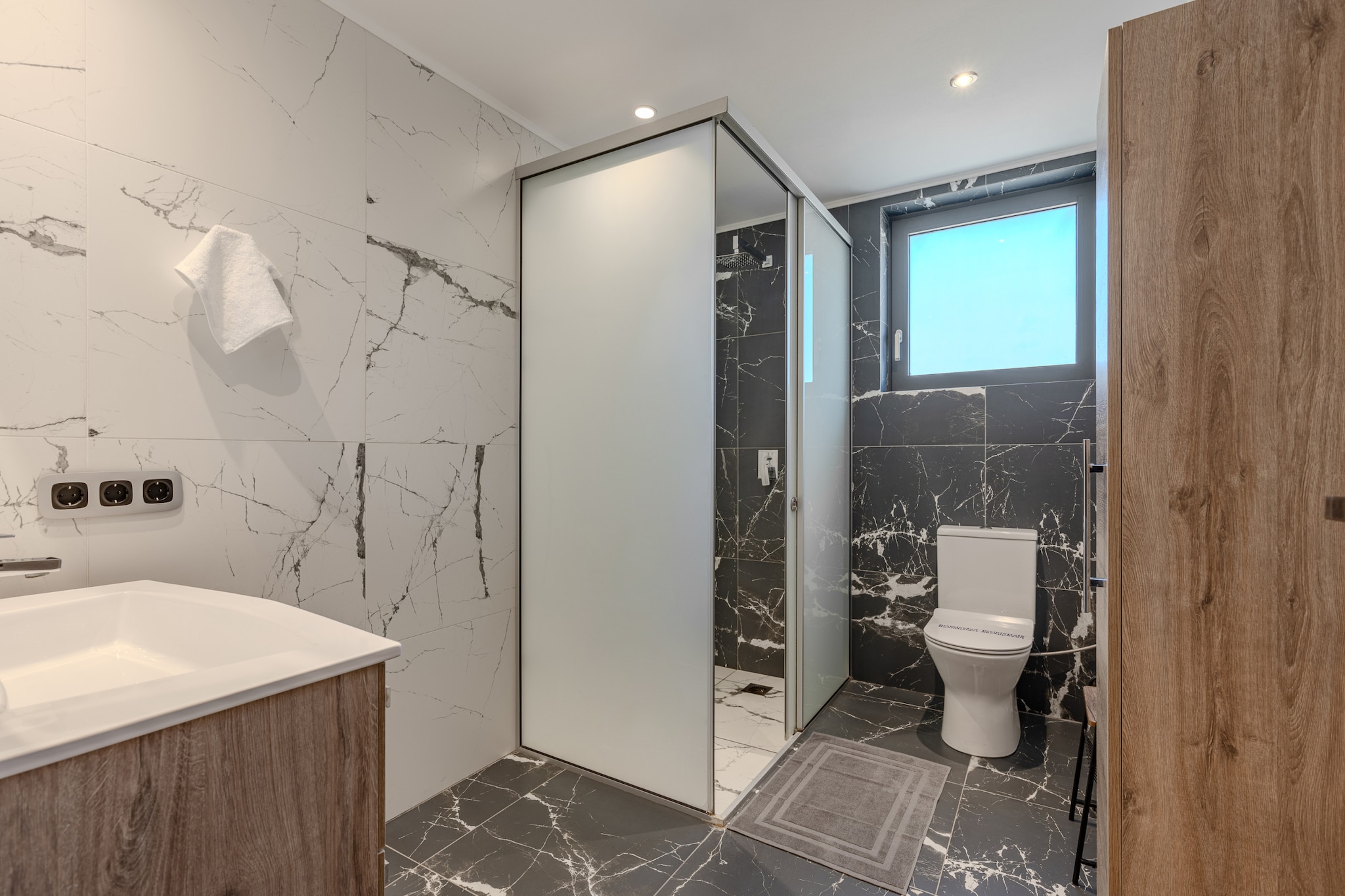 3A's 3 Bedroom Villa-Badkamer