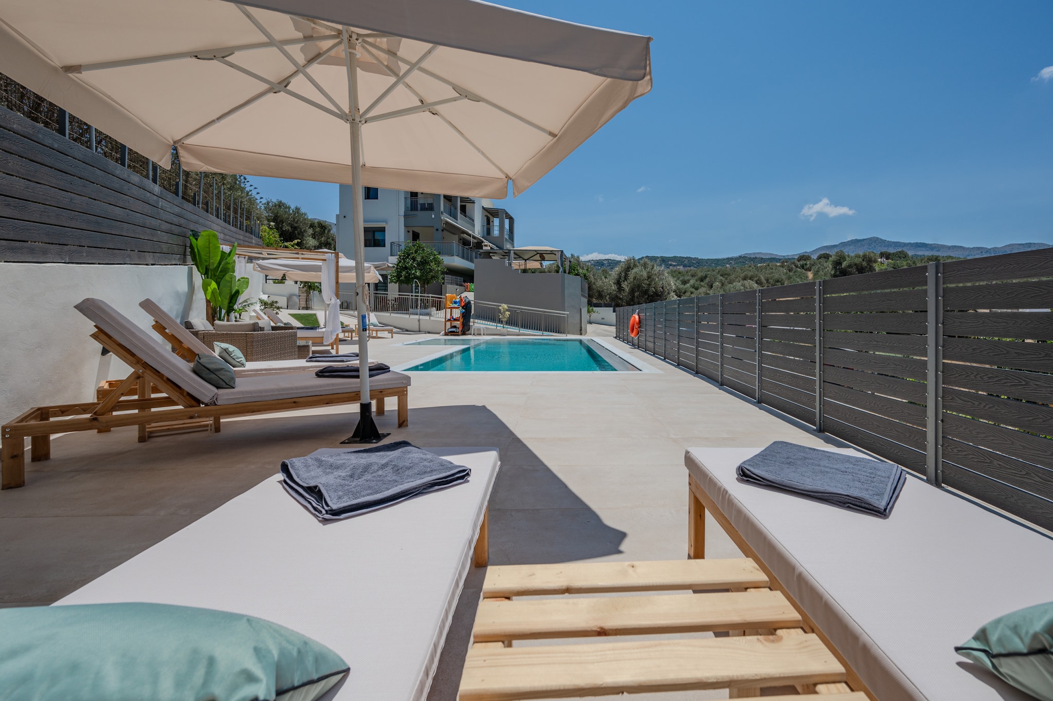 3A's 3 Bedroom Villa-Zwembad