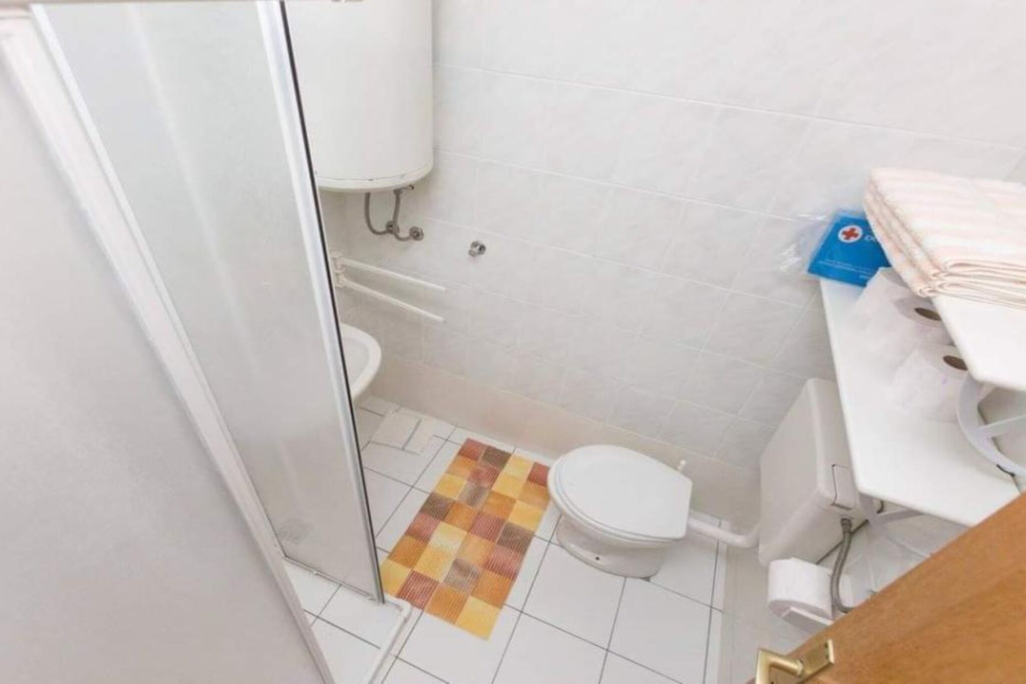 Apartmani Bridić Okrug Gornji - Four Bedroom Apartment-Bathroom