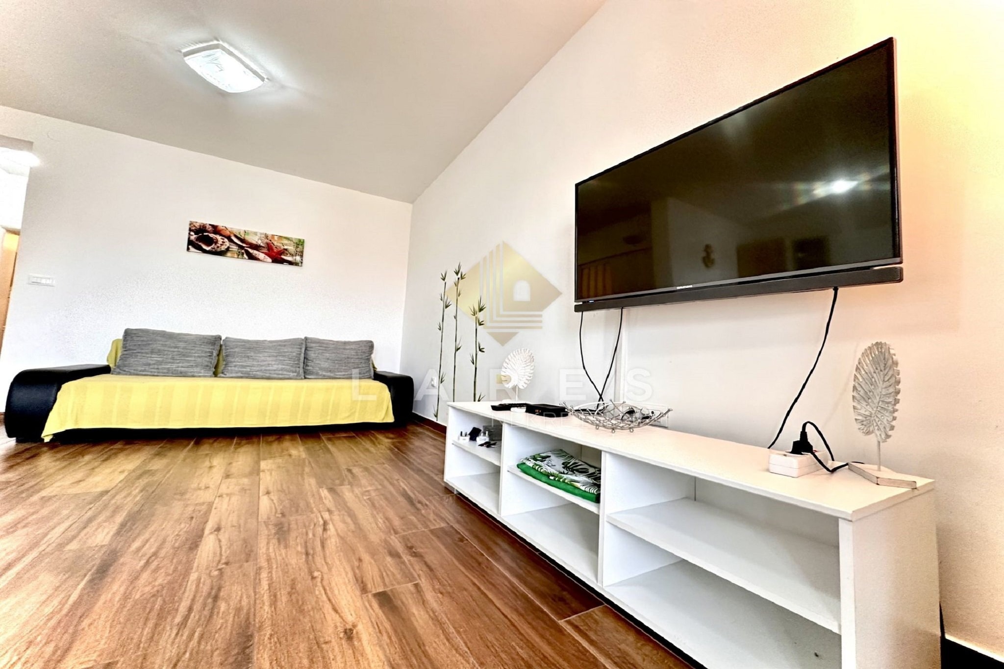 One-Bedroom Apartment (1.kat)