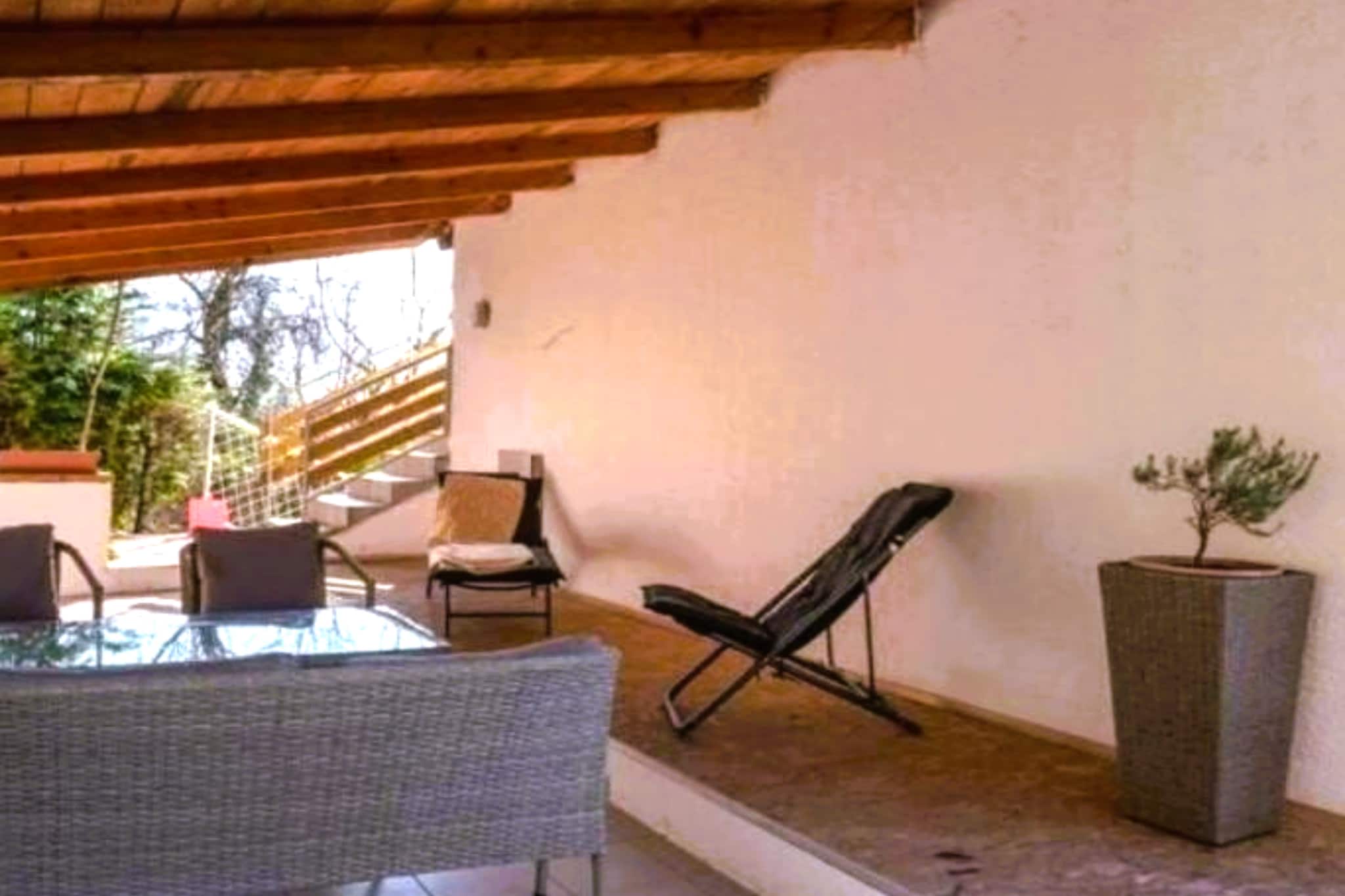 One Bedroom Apartment with Hot Tube-Buitenlucht