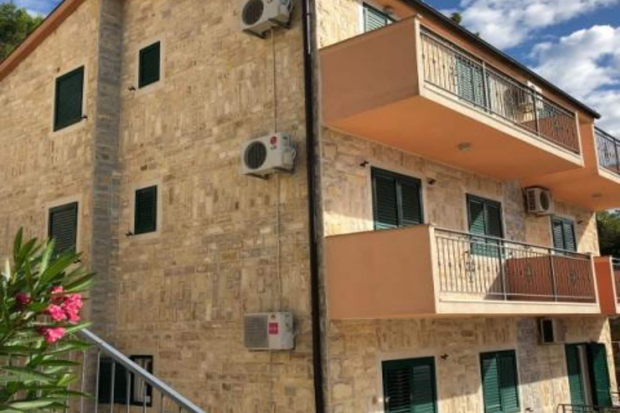 Apartmani Villa Borzic - One Bedroom Apartment with  Terarce and Sea View 1-Extérieur