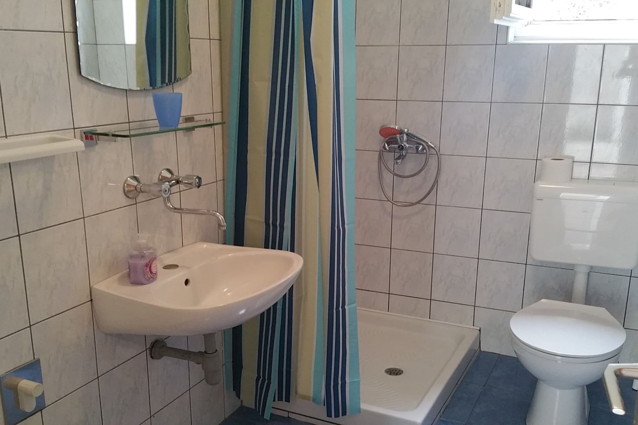 Apartments Mateo - One Bedroom Apartment - White-Badezimmer