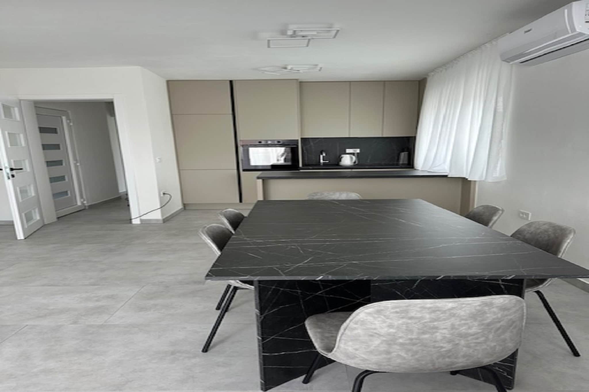 Luxury Apartments Villa Aspira - Two Bedroom Apartment with Terrace 3-Eetkamer