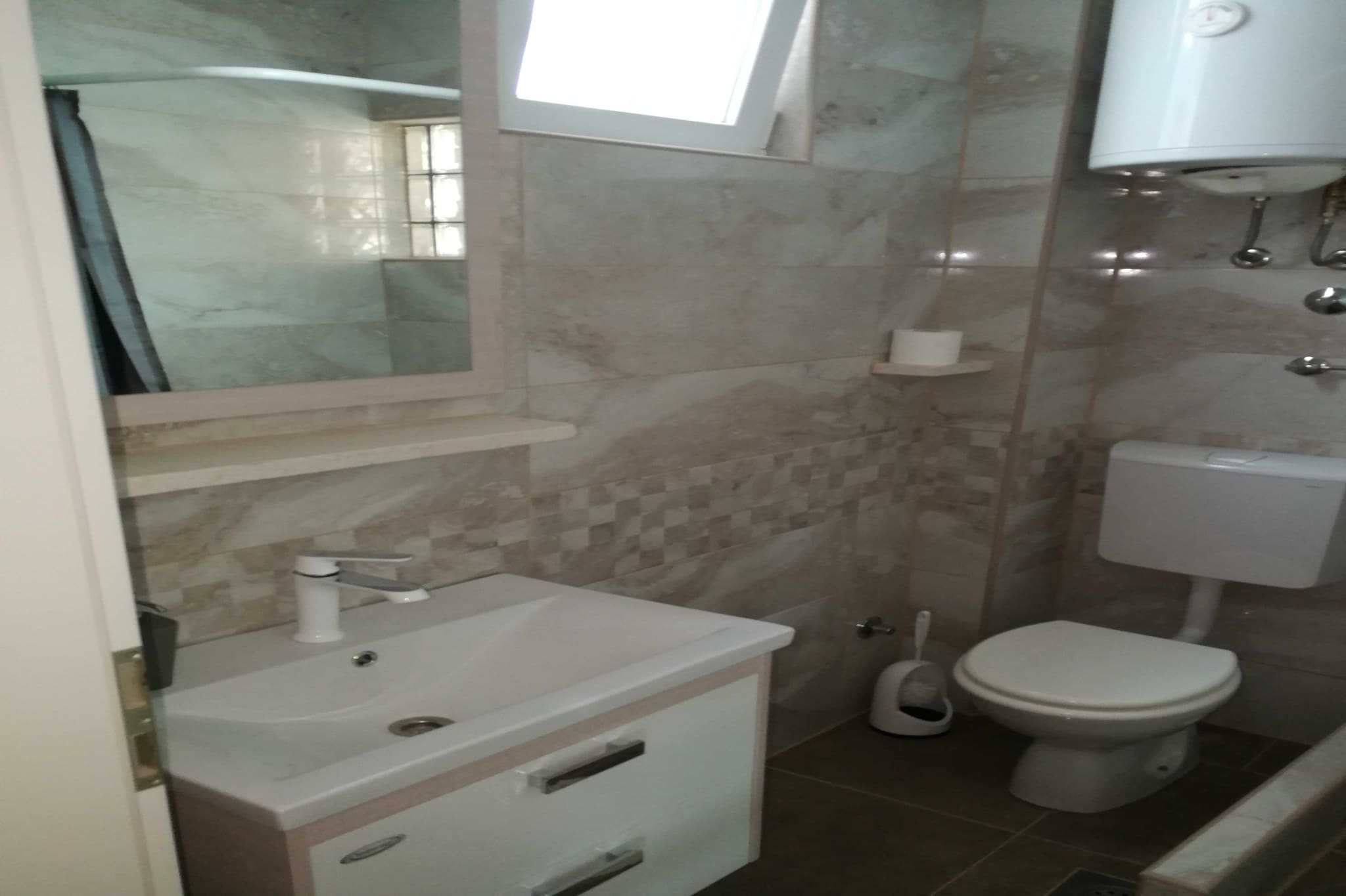 Two-Bedroom Apartment (A1-Niko)-Badezimmer
