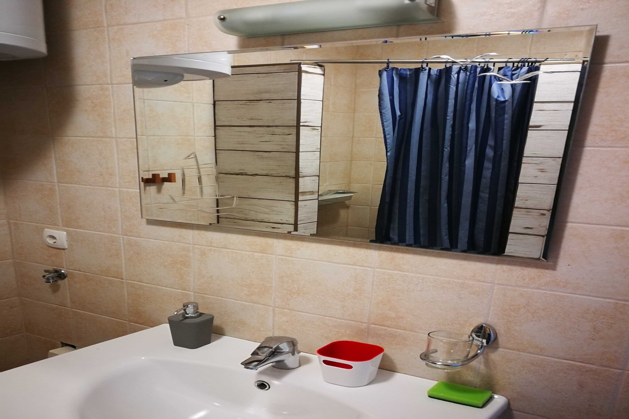 Two-Bedroom Apartment (A2-Luna)-Badezimmer