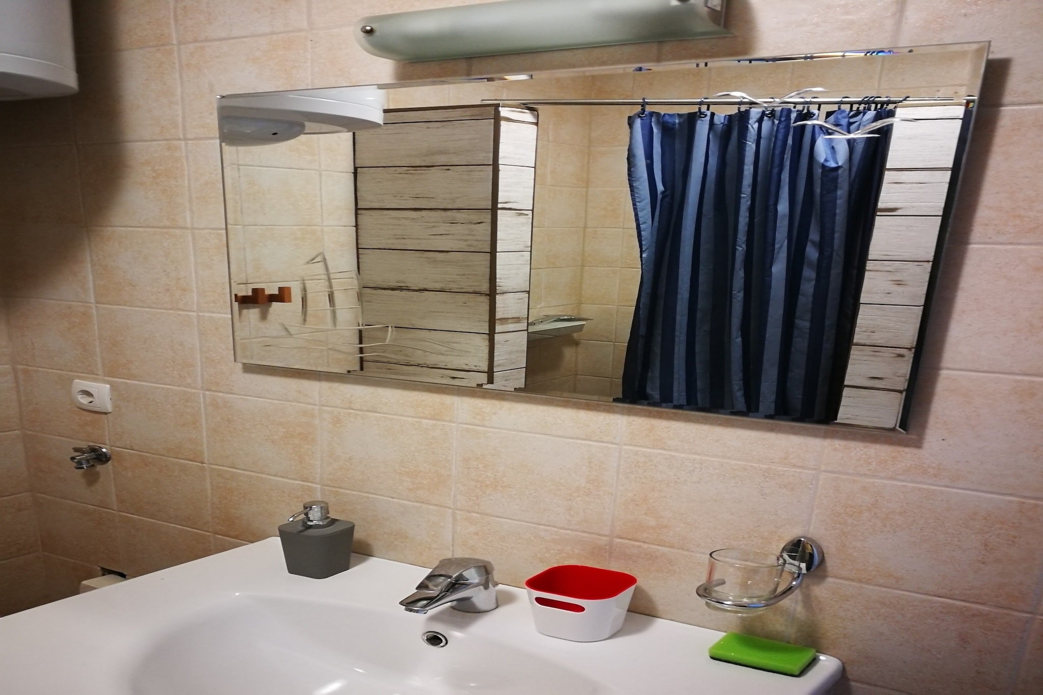Two-Bedroom Apartment (A2-Luna)-Badezimmer