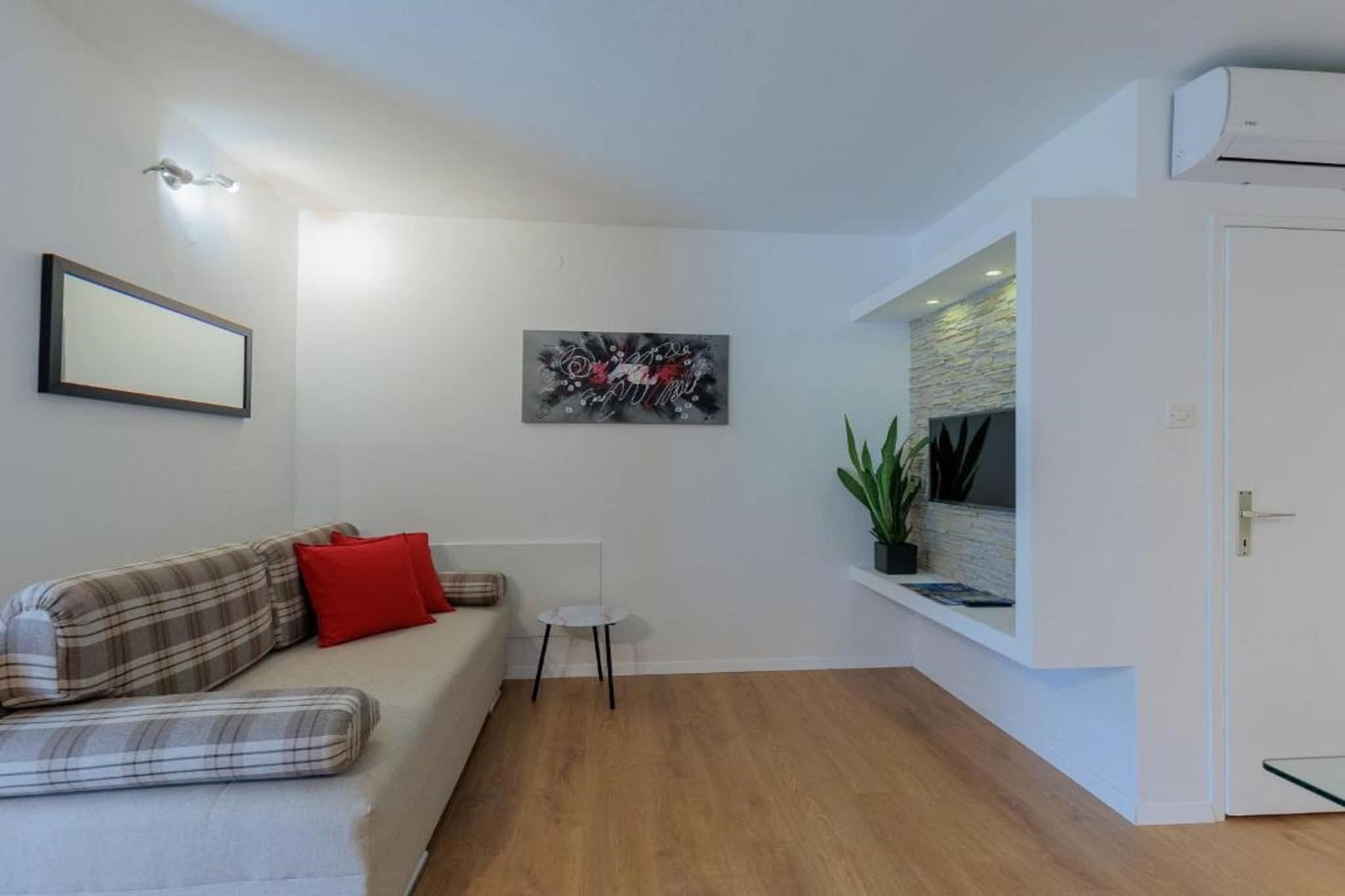 One Bedroom Apartment 1