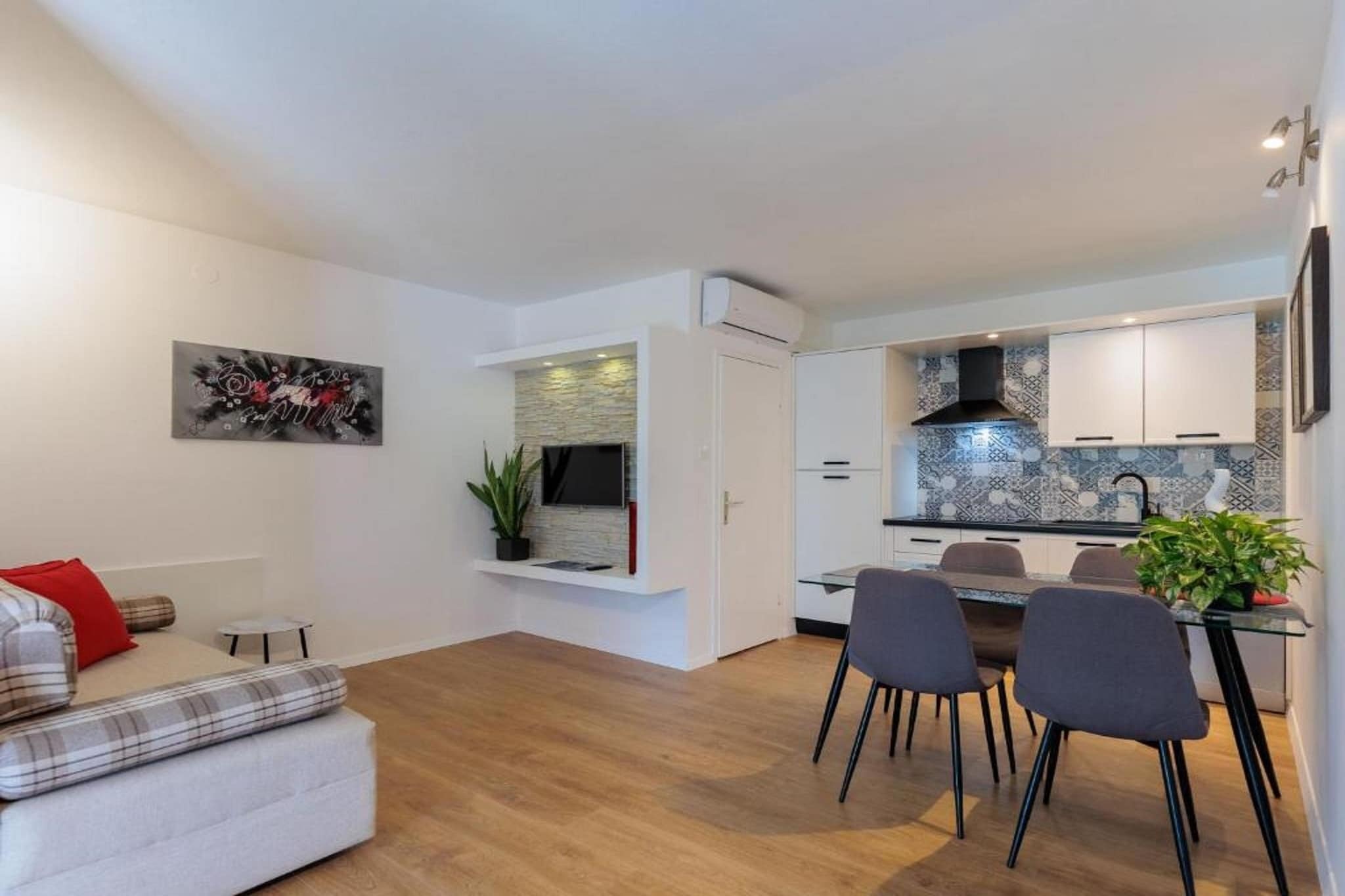 One Bedroom Apartment 1