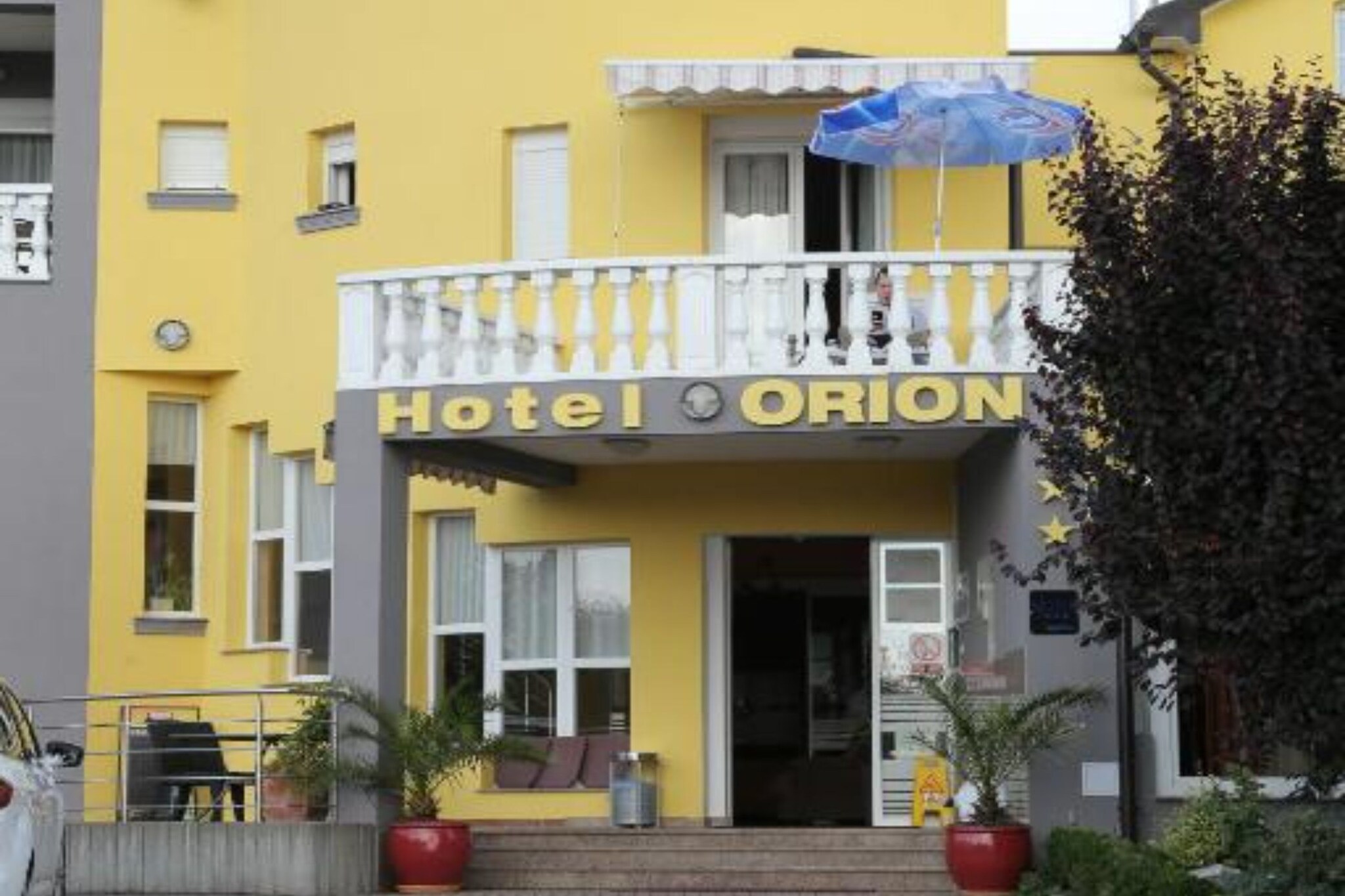 Hotel Orion - Double Room with Balcony 1-Buitenlucht