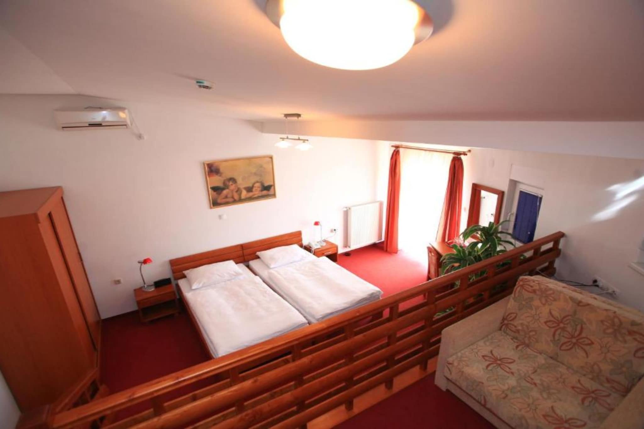 Hotel Orion - Triple Room with Mountain View-Slaapkamer
