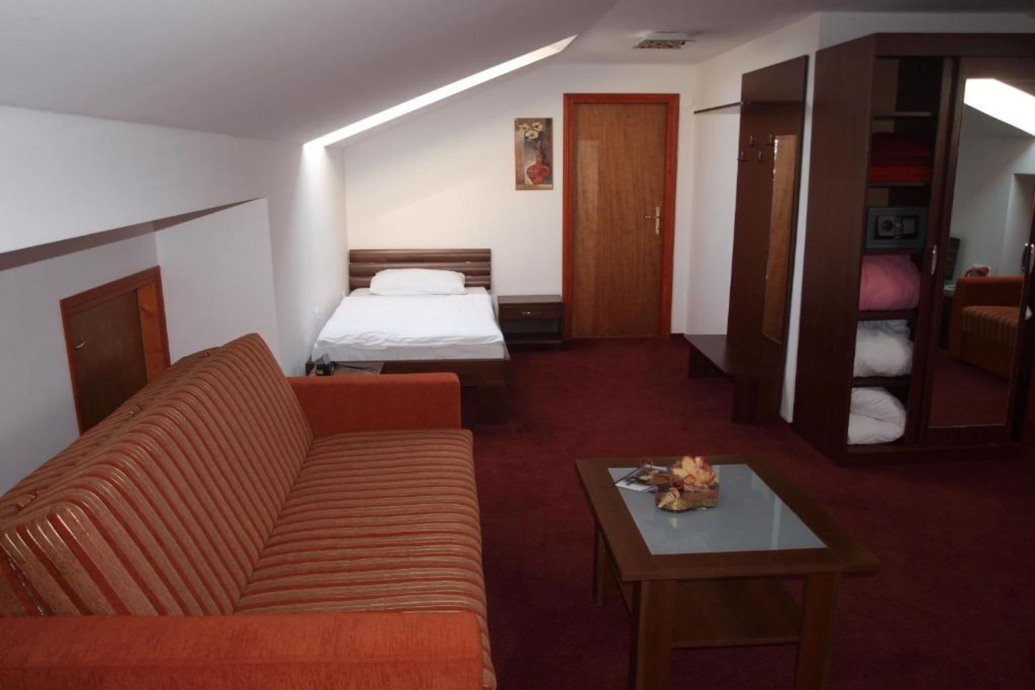 Hotel Orion - Single Room with Mountain View