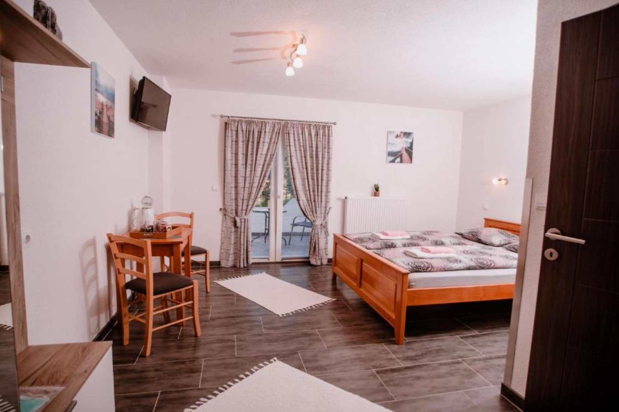 Mountain Serenity Rooms - Double Room with Balcony  3