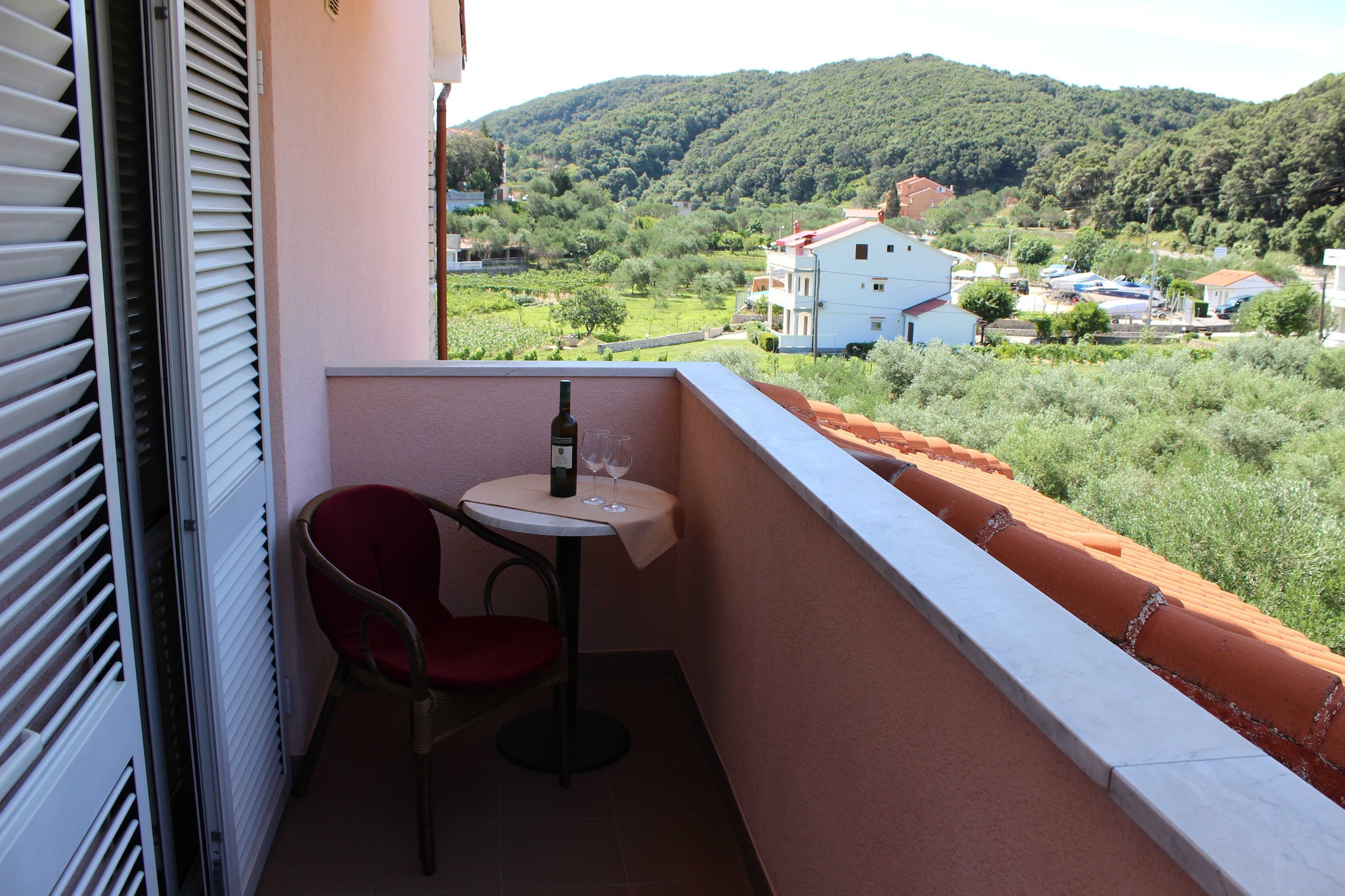 Guest House Villa Anggela - Triple room with Balcony and Garden View (Br.5)
