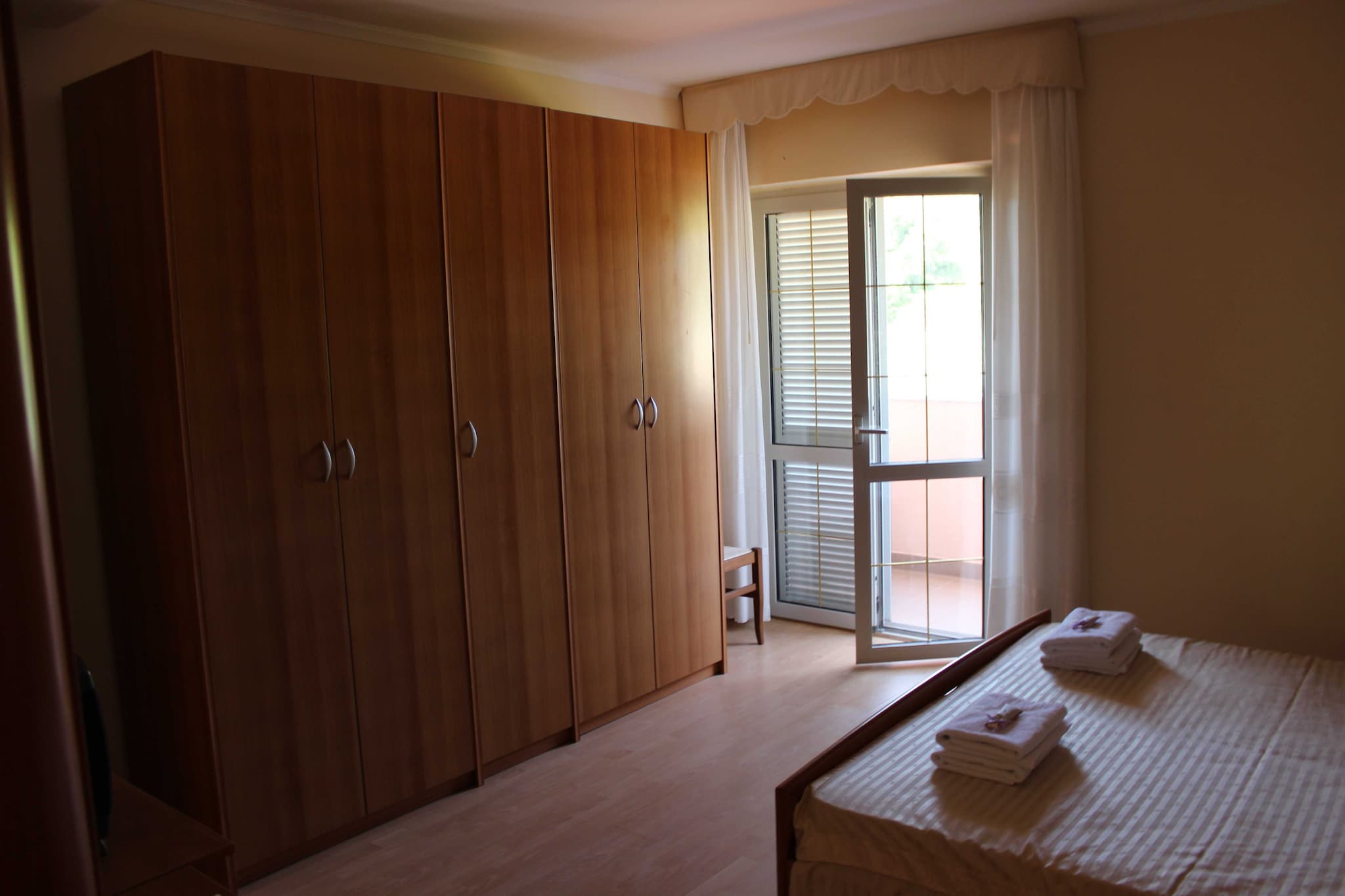 Guest House Villa Anggela - Triple room with Balcony and Garden View (Br.5)