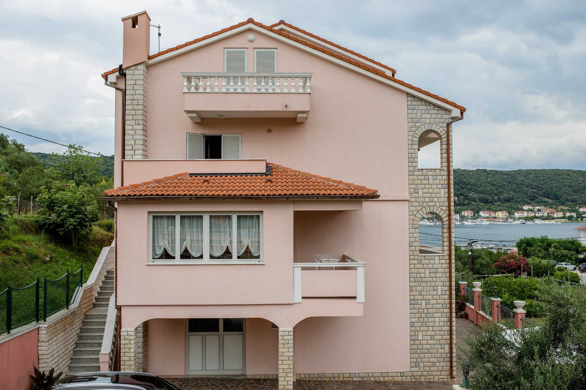 Guest House Villa Anggela - Two Bedroom Apartment with Balcony and Sea View-Extérieur