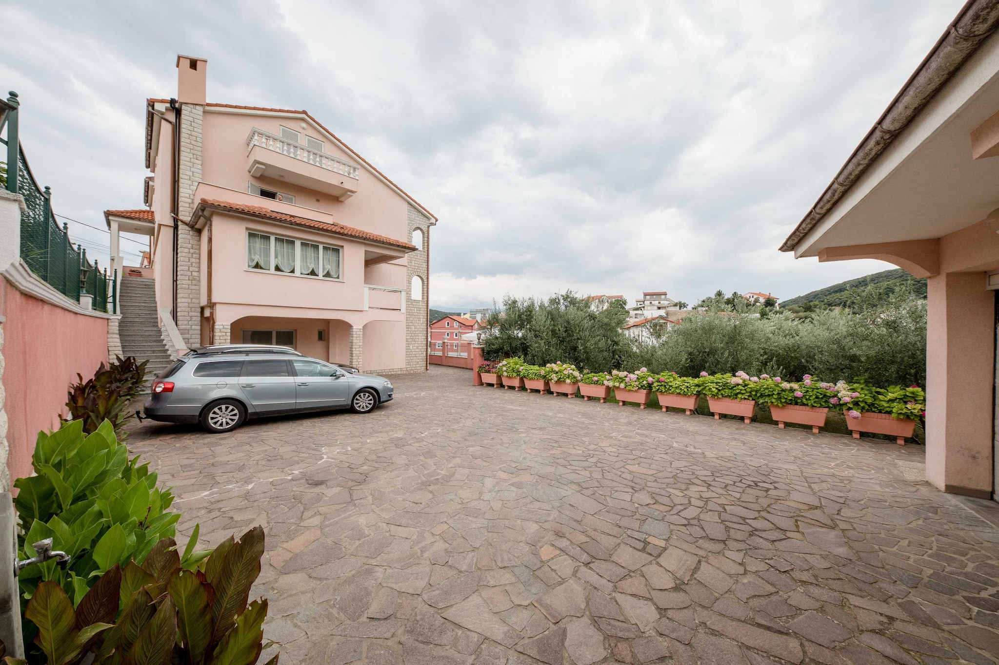 Guest House Villa Anggela - Two Bedroom Apartment with Balcony and Sea View-Extérieur