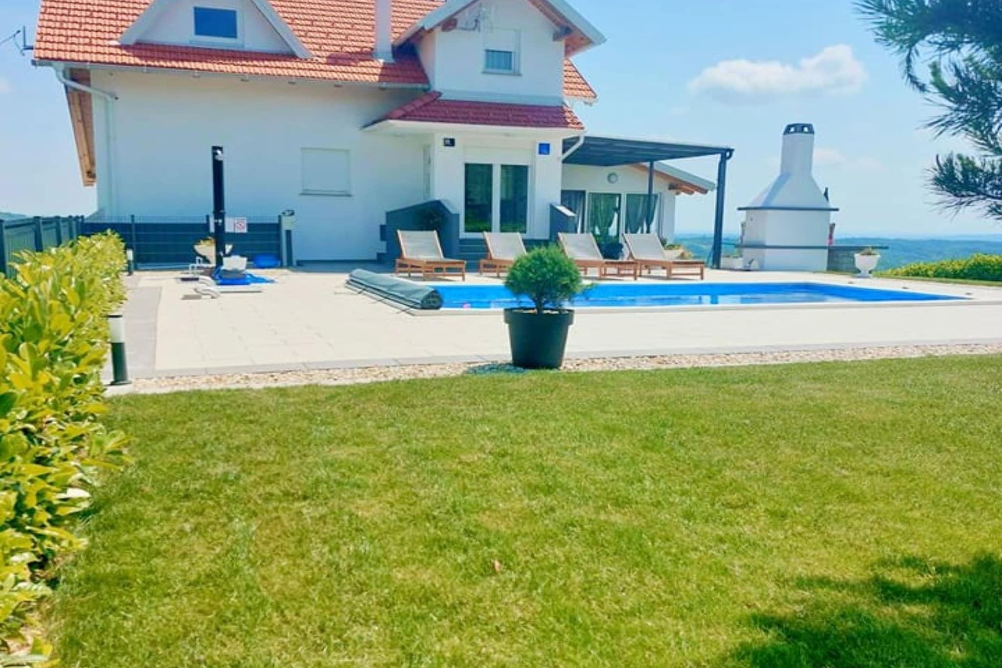 Villa Cerina - Three Bedorom Villa with Outdoor Swimming Pool-Buitenlucht