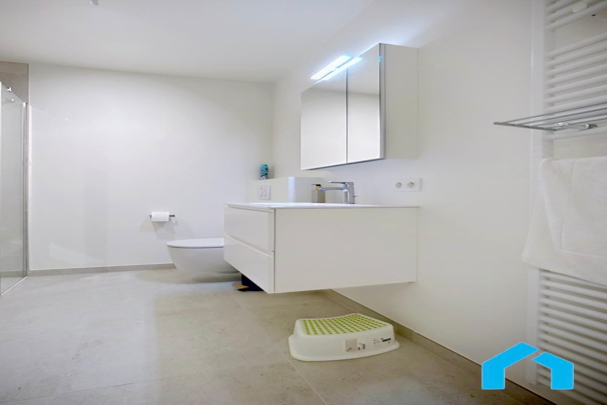 Emeraude 11-Badkamer