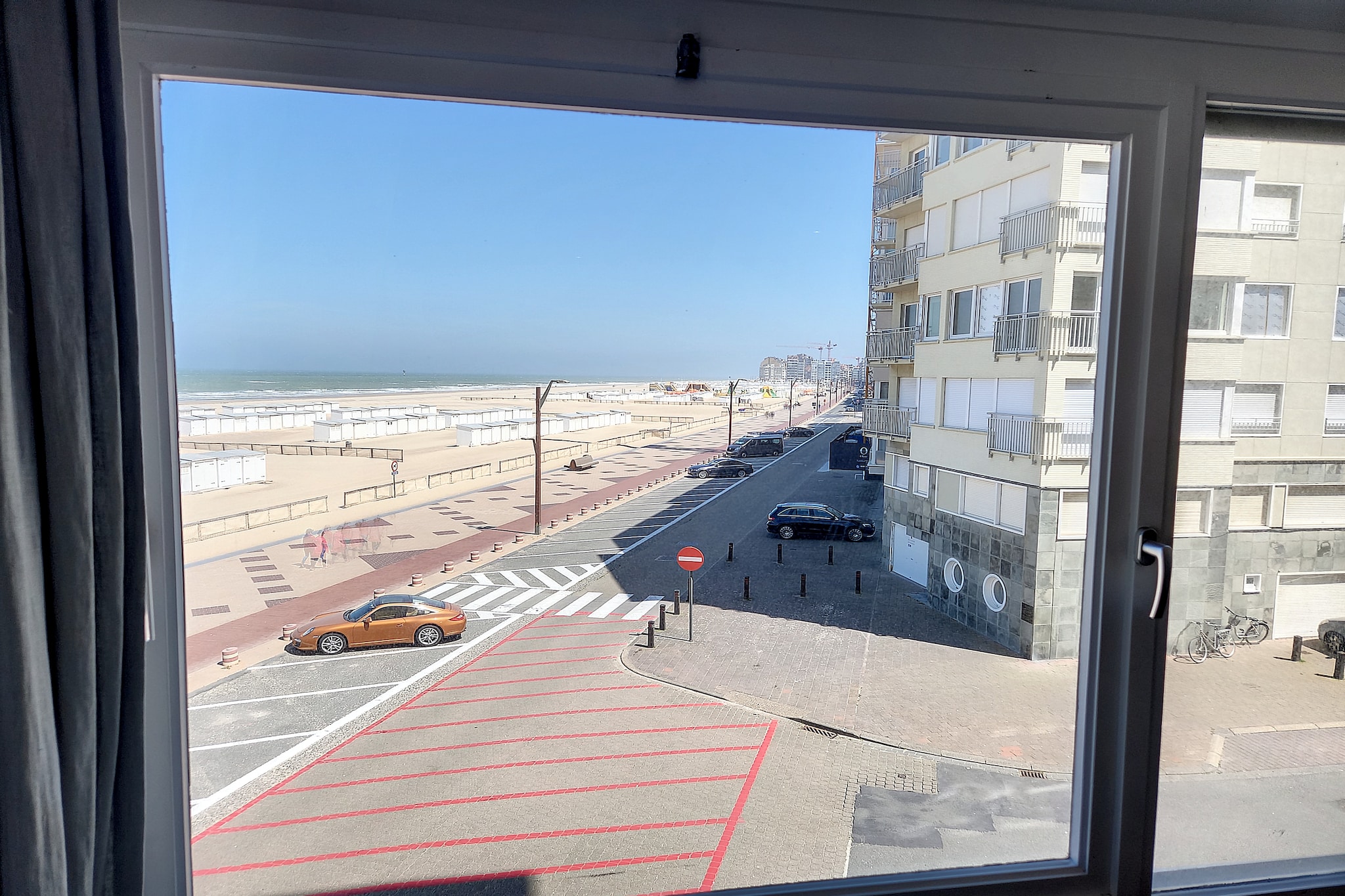 Embassy Block B B2L-Uitzicht zomer