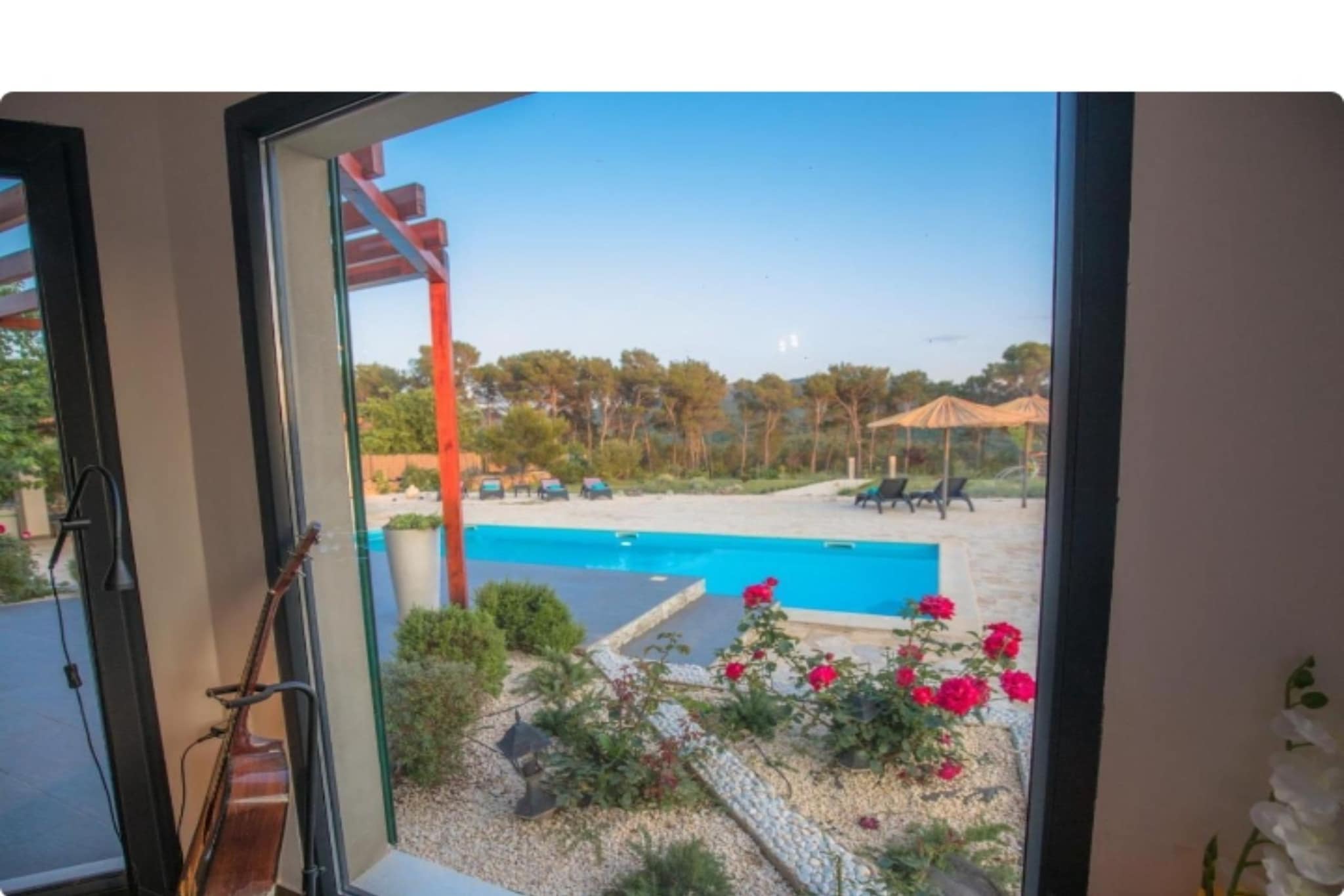 Villa P-View