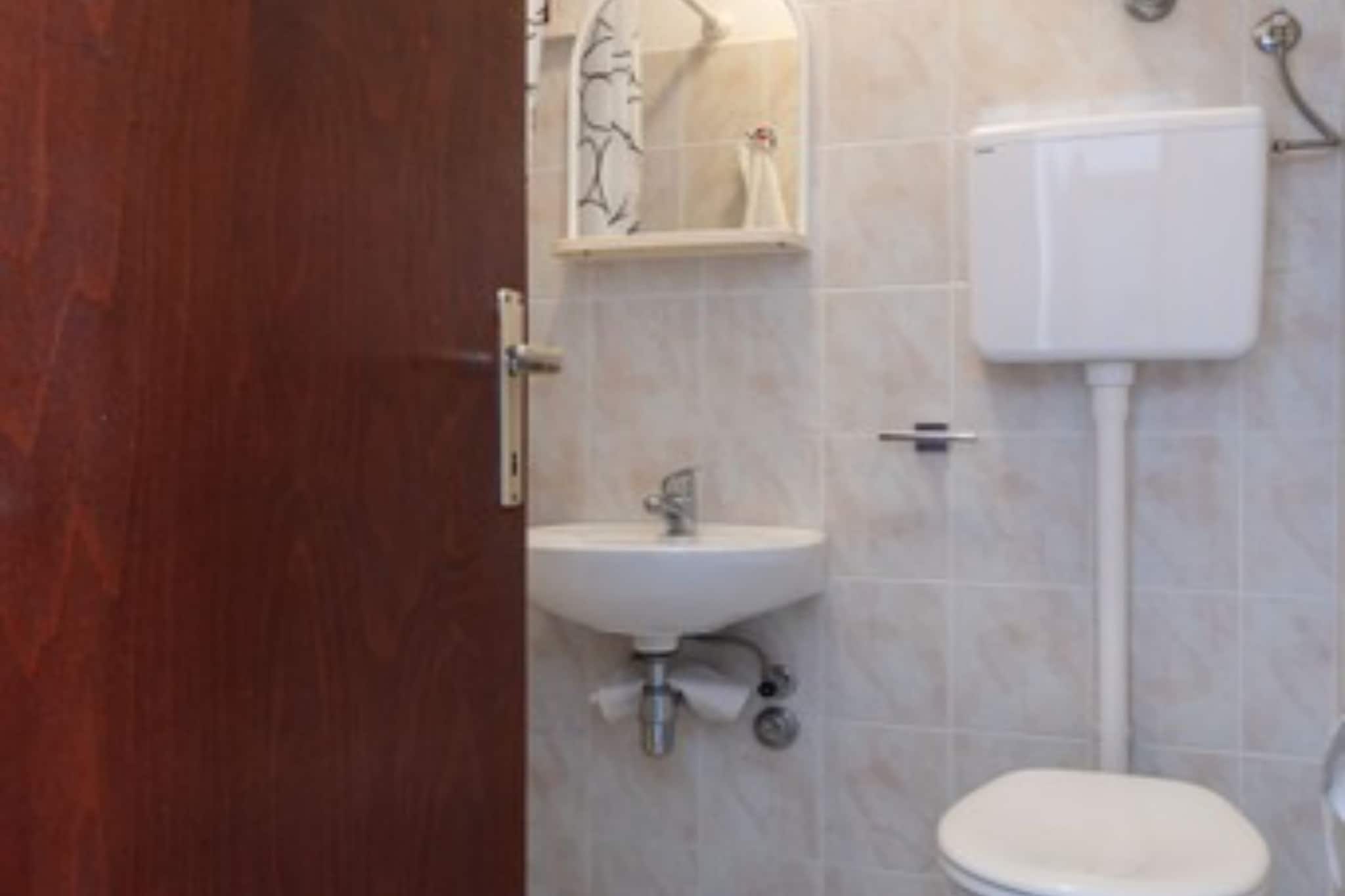 Studio Apartment with Terrace 2-Badezimmer