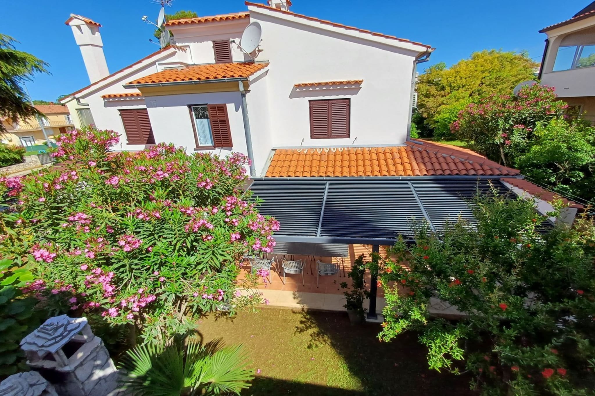 Holiday Home Apartments Alba-Outdoor