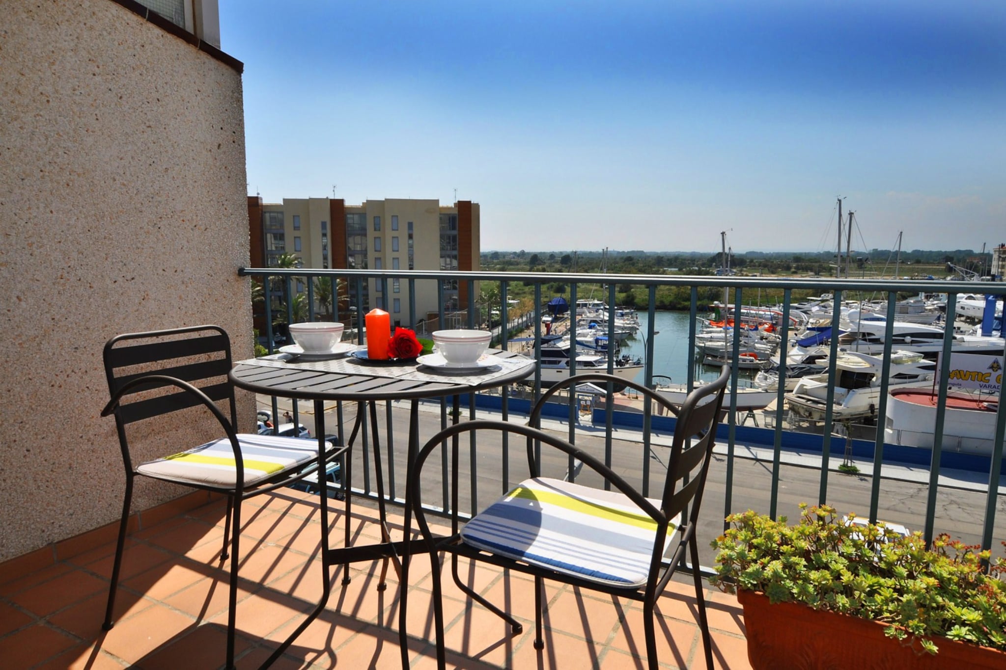 1039 PORT BADIA Estudio-Terras