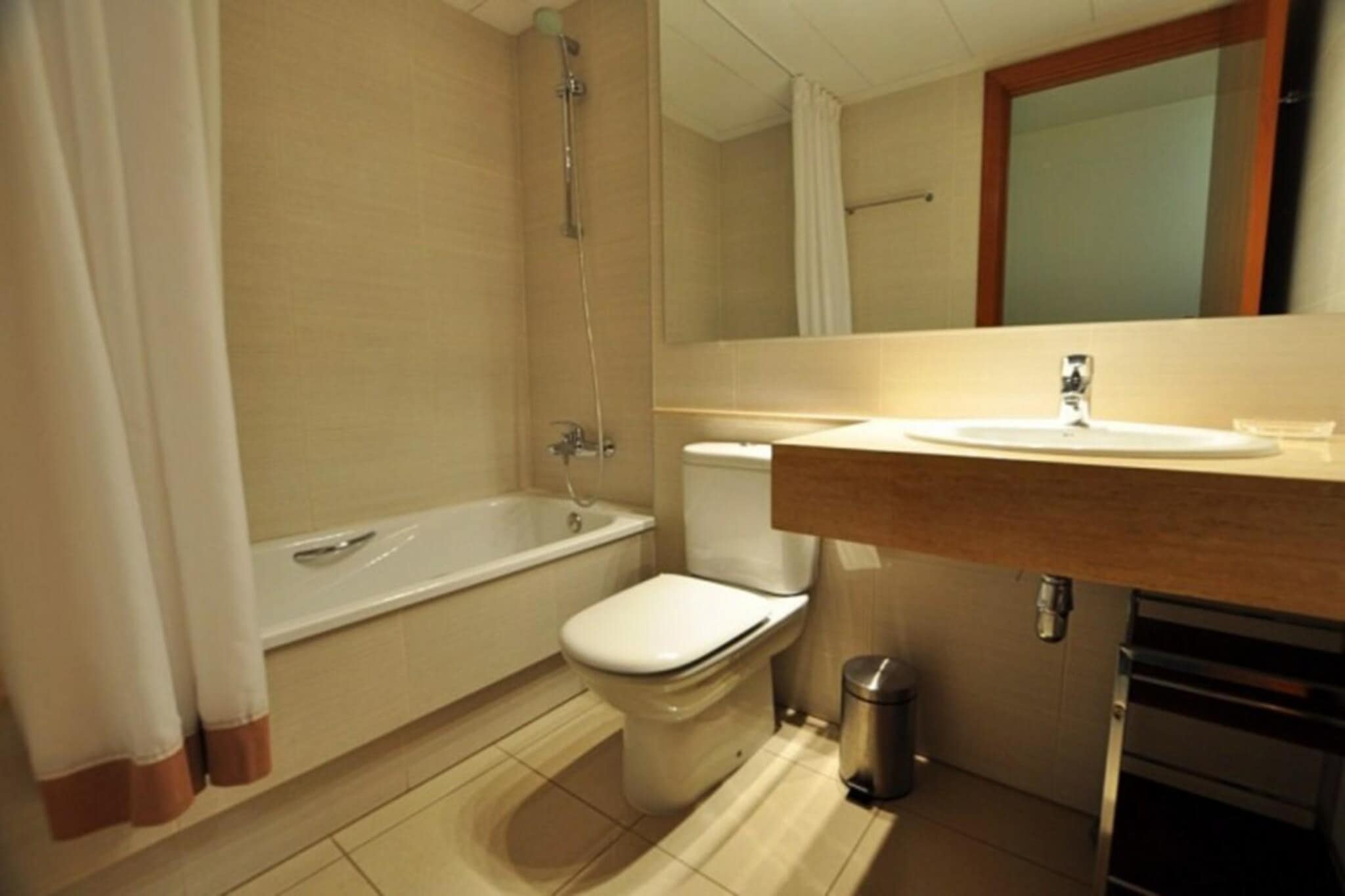 1008 MILENI 50m Playa-Badkamer